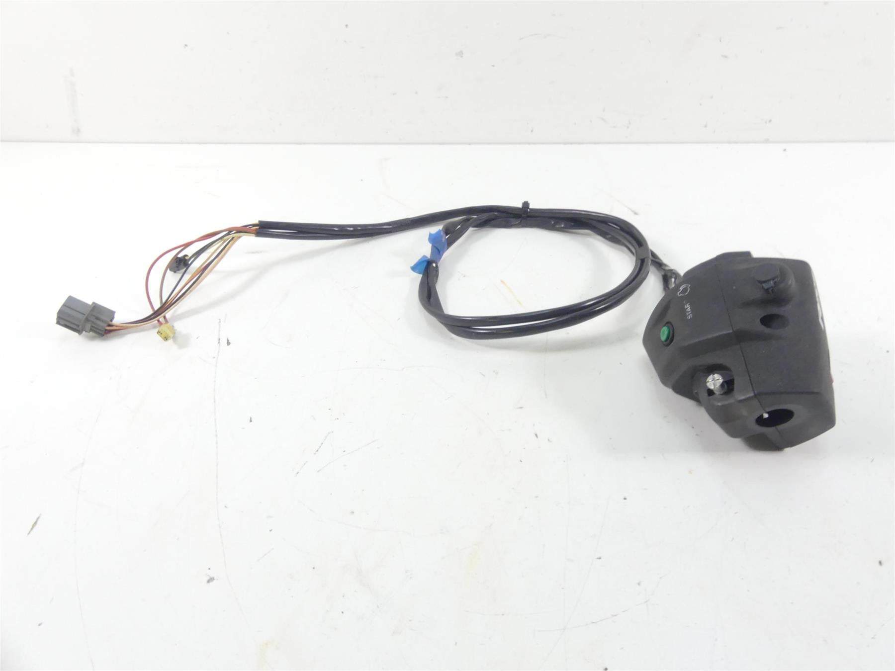 2016 Yamaha Waverunner VX 1050 Deluxe Left Control Switch -Read F2X-68310-00-00 {{ shop.shopifyCountryName }} - Mototech271