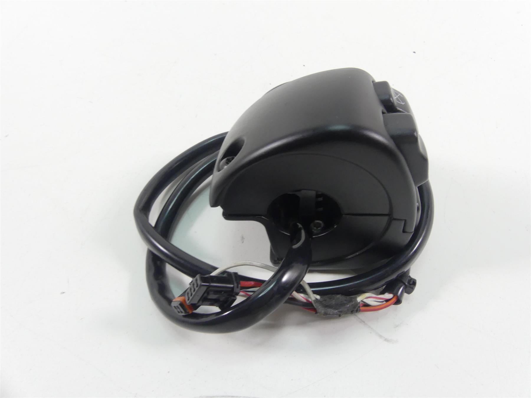 2022 Harley Softail FXBBS Street Bob Right Hand Control Switch 71500462 {{ shop.shopifyCountryName }} - Mototech271