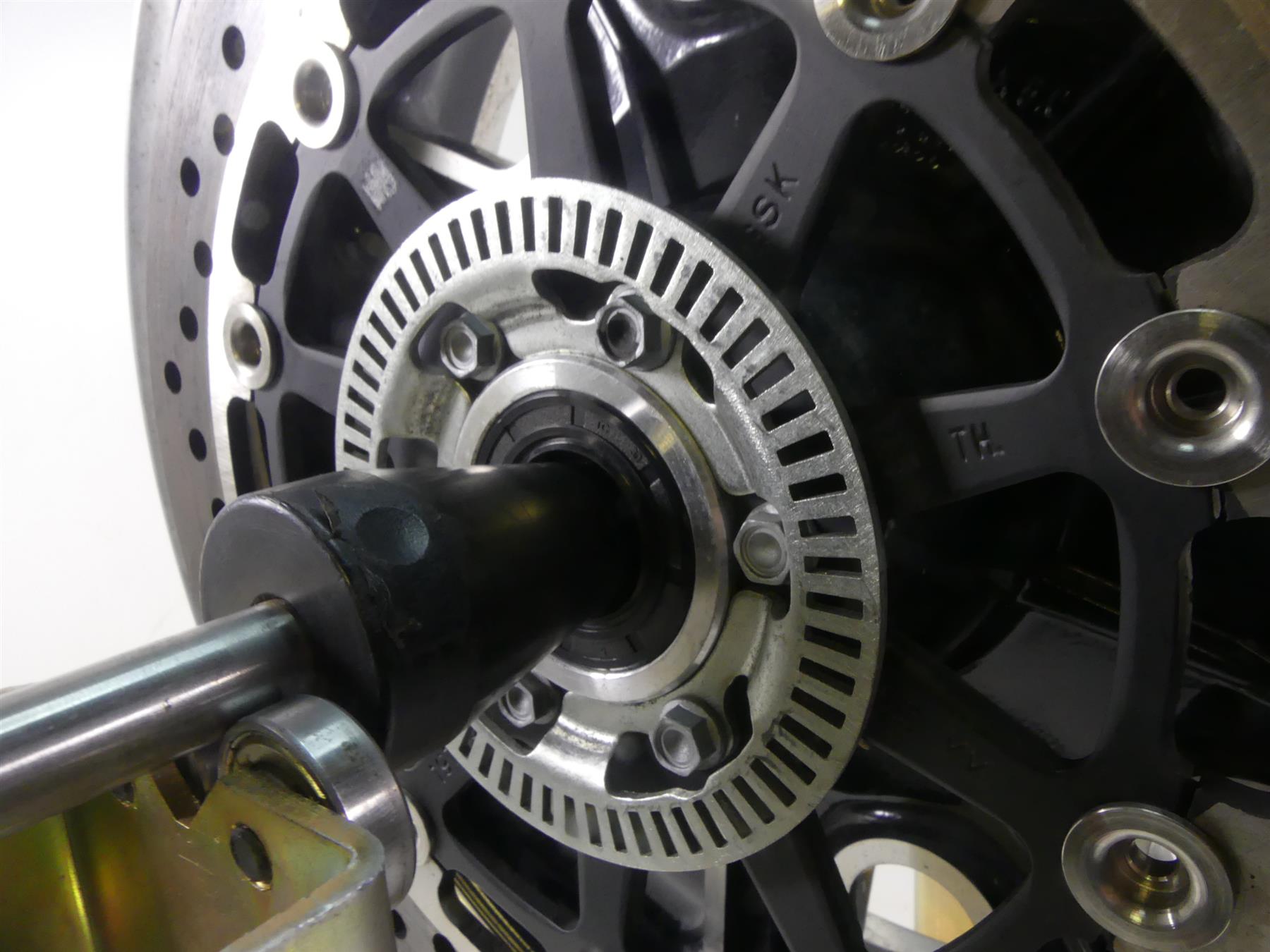 2020 Indian Roadmaster Straight 16x5 Rear Wheel Rim 1522506 {{ shop.shopifyCountryName }} - Mototech271