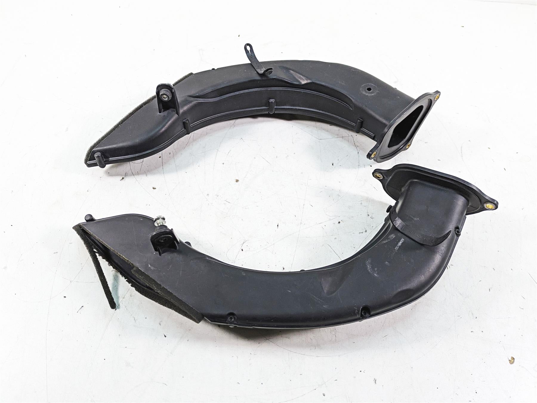 2013 MV Agusta F3 675 ERA Air Inlet Duct Scoop Ram Set 8A00B5465 8000B5464 {{ shop.shopifyCountryName }} - Mototech271