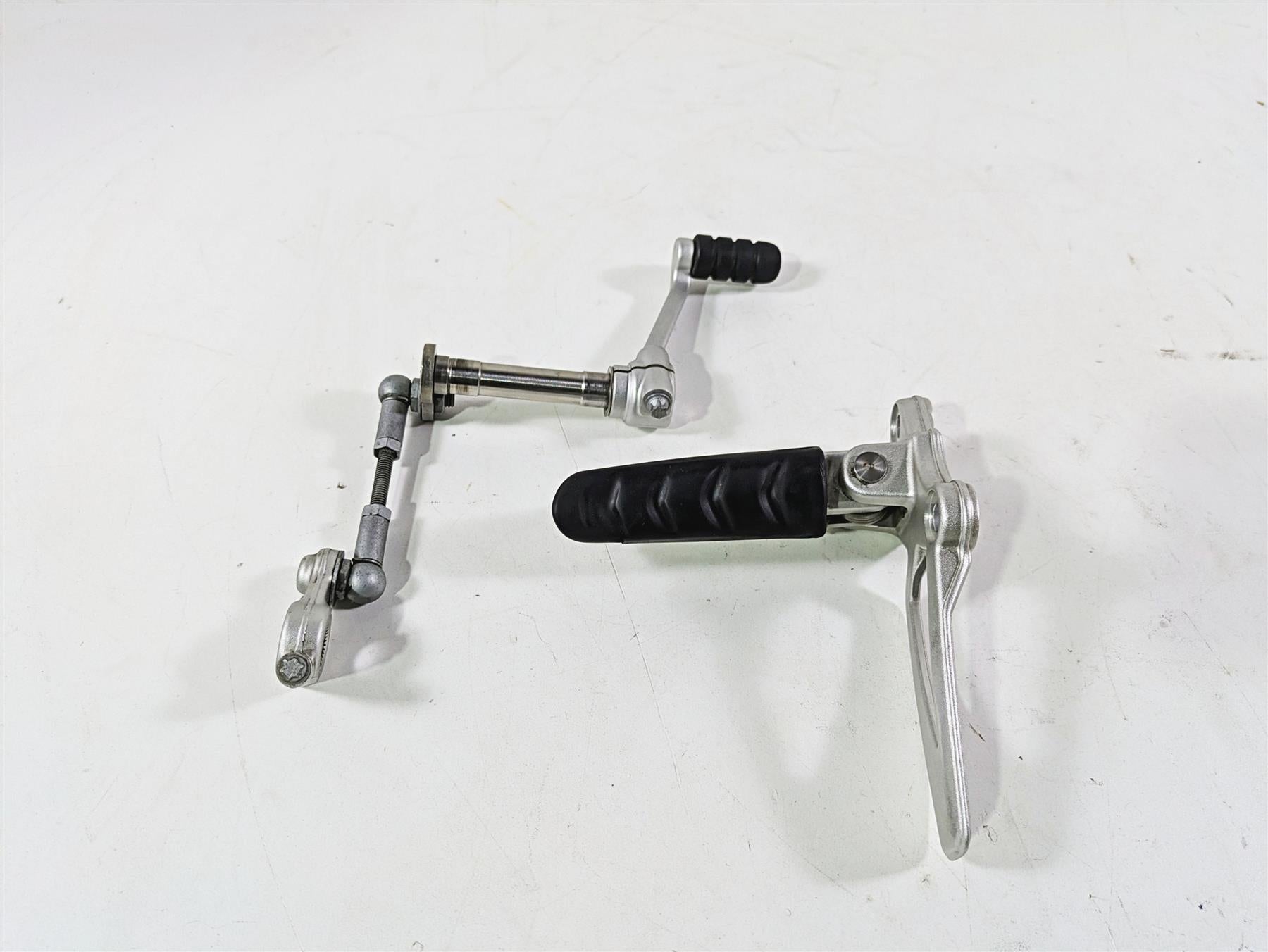 2012 BMW R1200R K27 Left Rider Footpeg & Shifter Set 46717700913 23417671065 | Mototech271