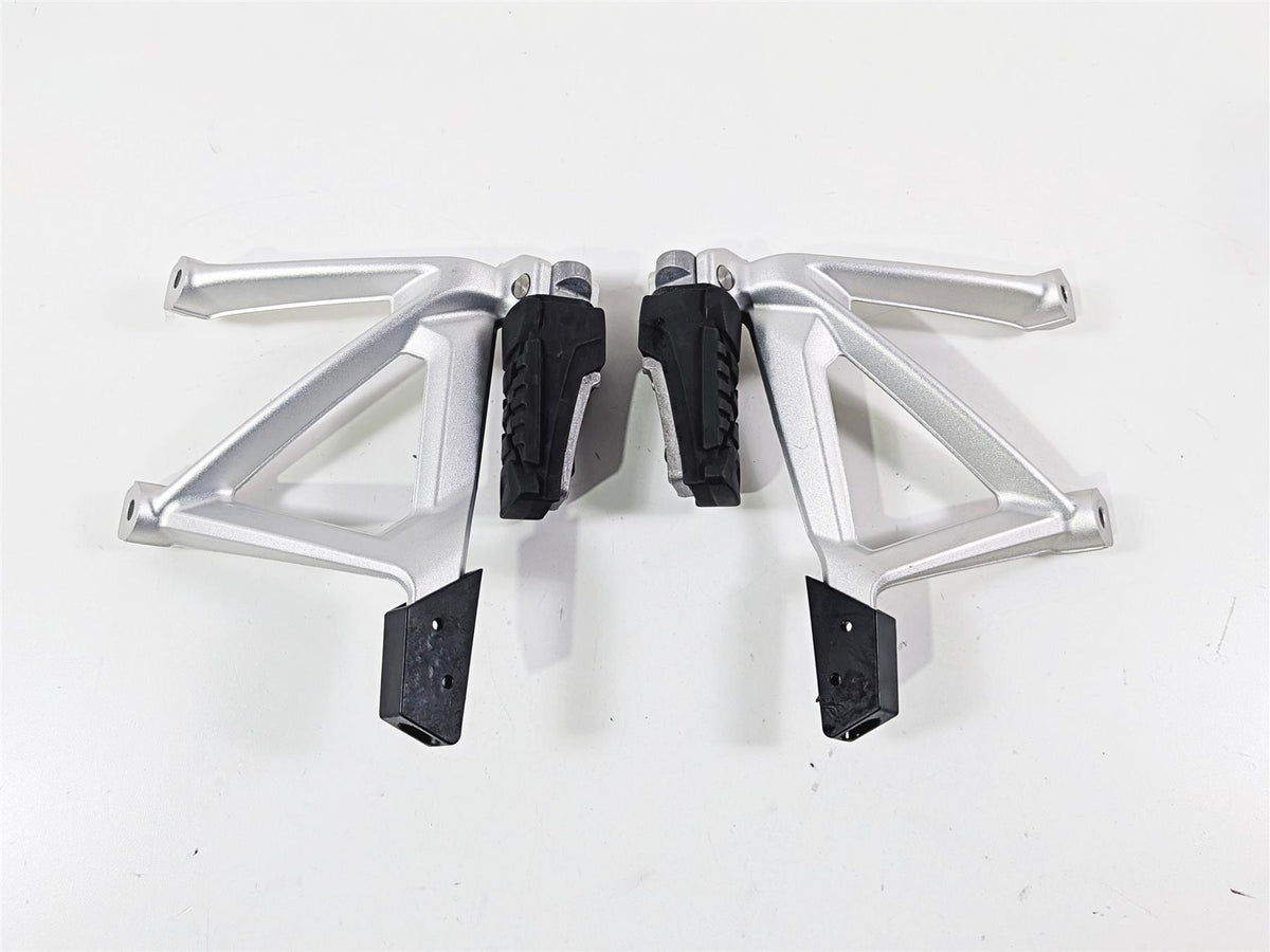 2016 BMW R1200 GS K50 Rear Passenger Footpeg Set 46718528793 46718528794 {{ shop.shopifyCountryName }} - Mototech271