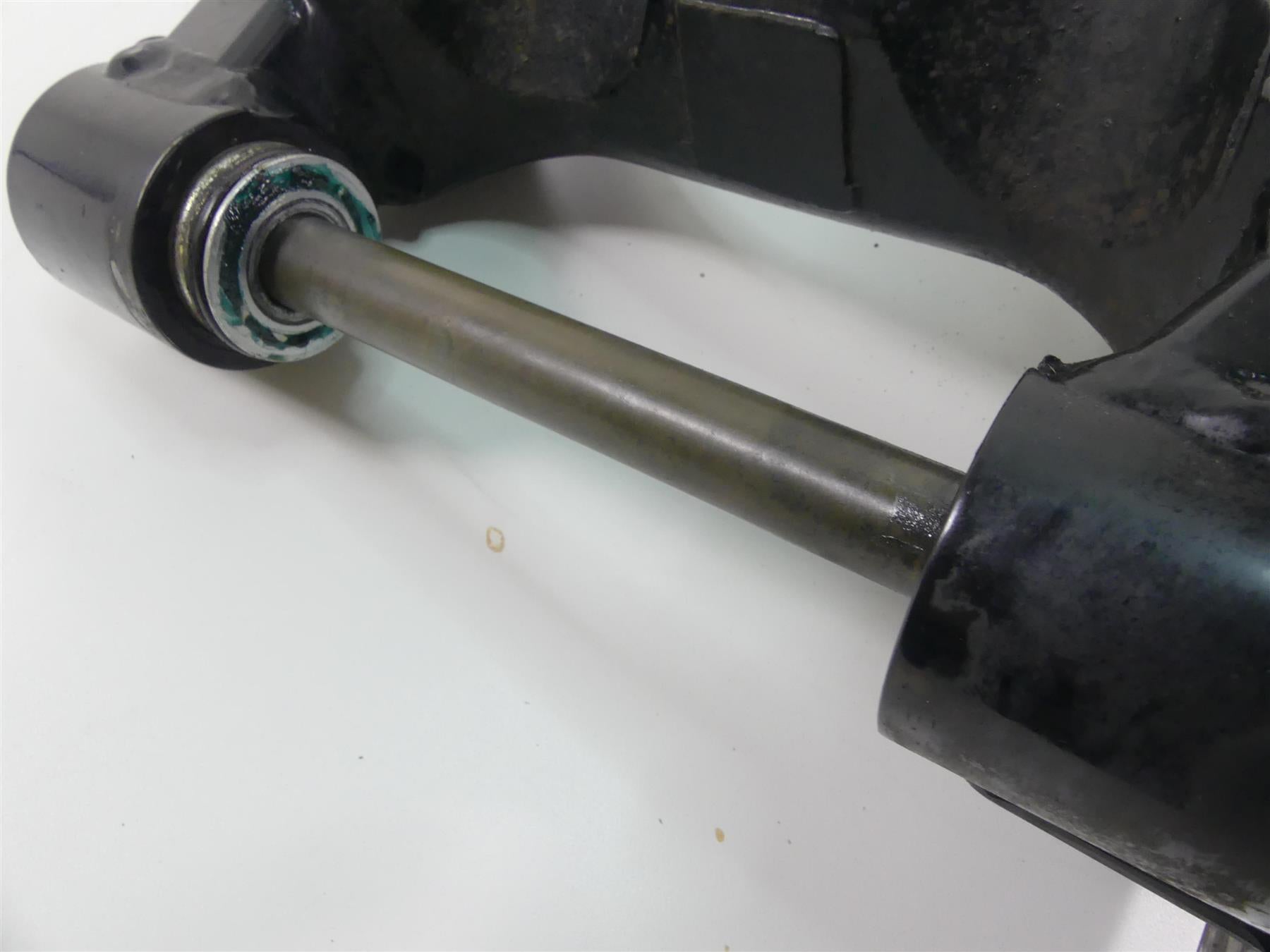 1999 Harley Dyna FXDL Low Rider Rear Swing Arm Swing Arm + 3/4" Axle 47820-90A {{ shop.shopifyCountryName }} - Mototech271