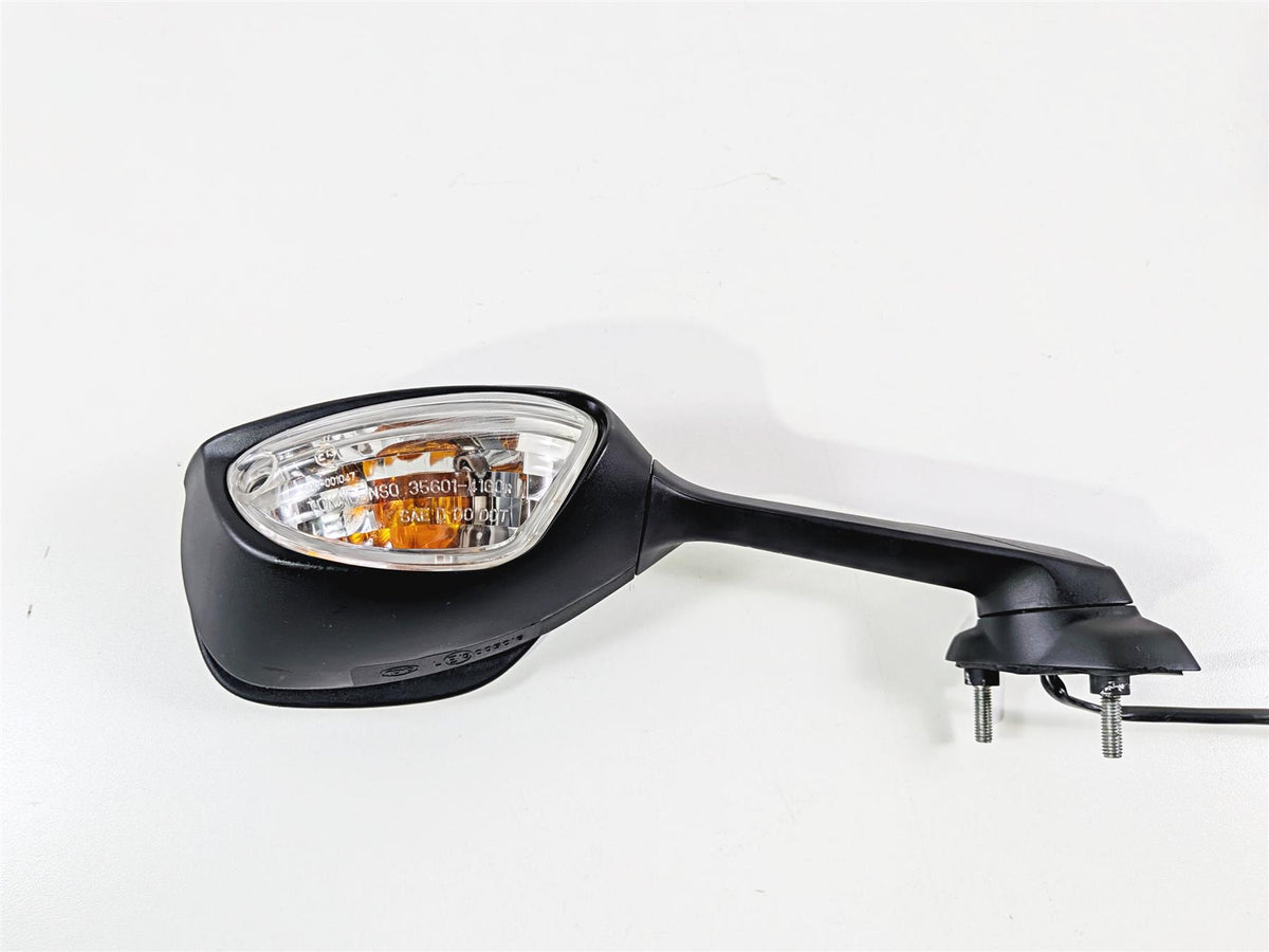 2024 Suzuki GSXR600 Right Rear View Mirror Blinker 56500-47H01 {{ shop.shopifyCountryName }} - Mototech271