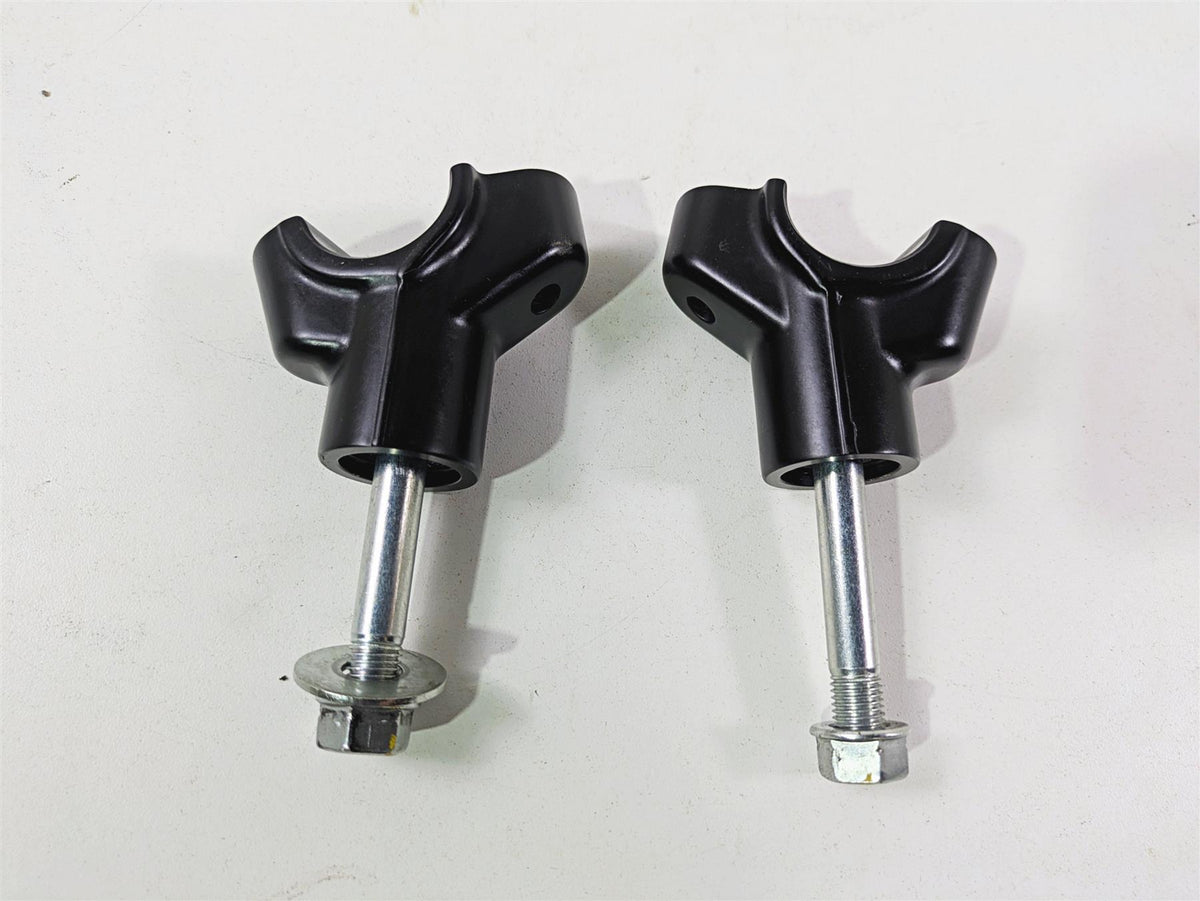 2022 Ducati Hypermotard 950 Lower Handlebar Riser Holder Set 360Z2681AA {{ shop.shopifyCountryName }} - Mototech271