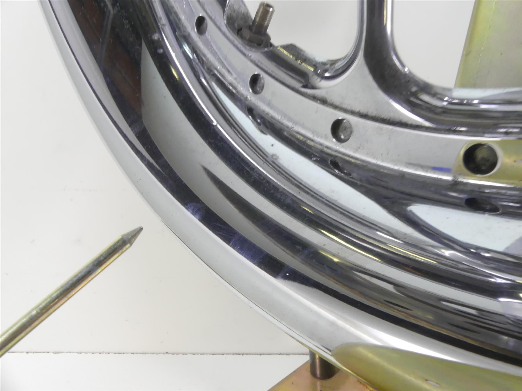 2007 Harley Touring FLHR SE CVO Road King Rear Chrome Wheel 17x4.5 42082-07 {{ shop.shopifyCountryName }} - Mototech271