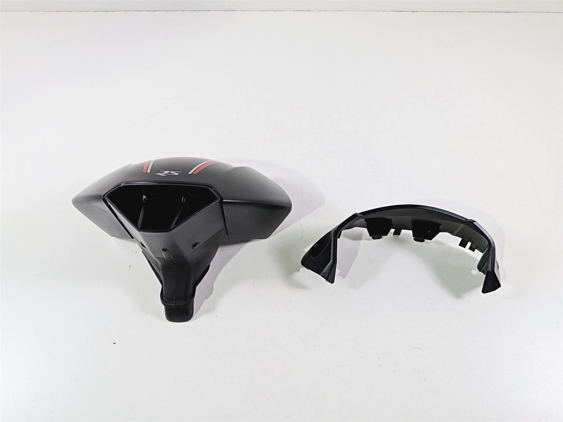 2019 Triumph Speed Triple RS 1050 Front Visor Fly Screen & Air Inlet T2303582 {{ shop.shopifyCountryName }} - Mototech271