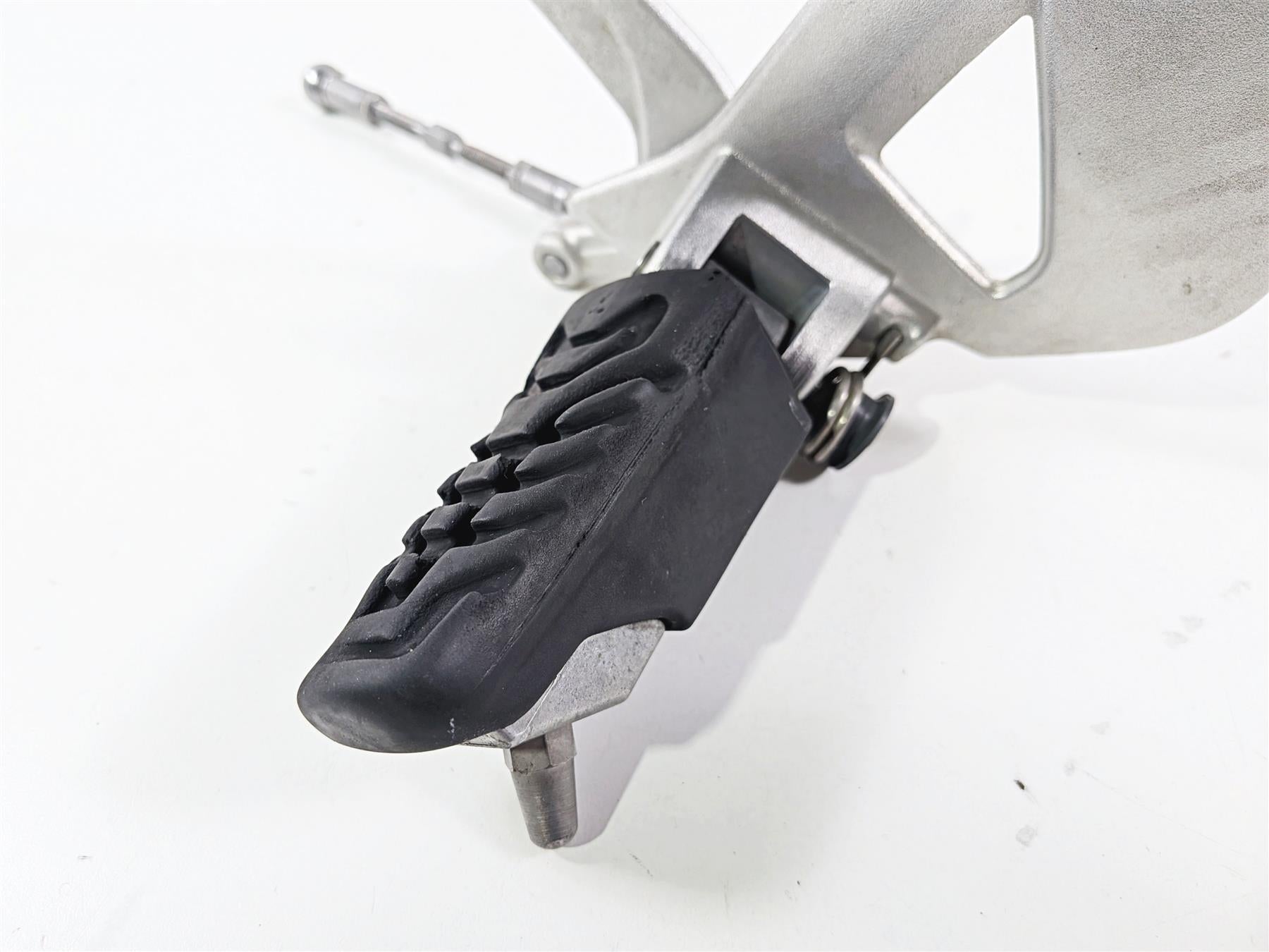 2016 BMW R1200RT RT RTW K52 Front Left Footpeg & Shifter 46718535641 46718560383 {{ shop.shopifyCountryName }} - Mototech271