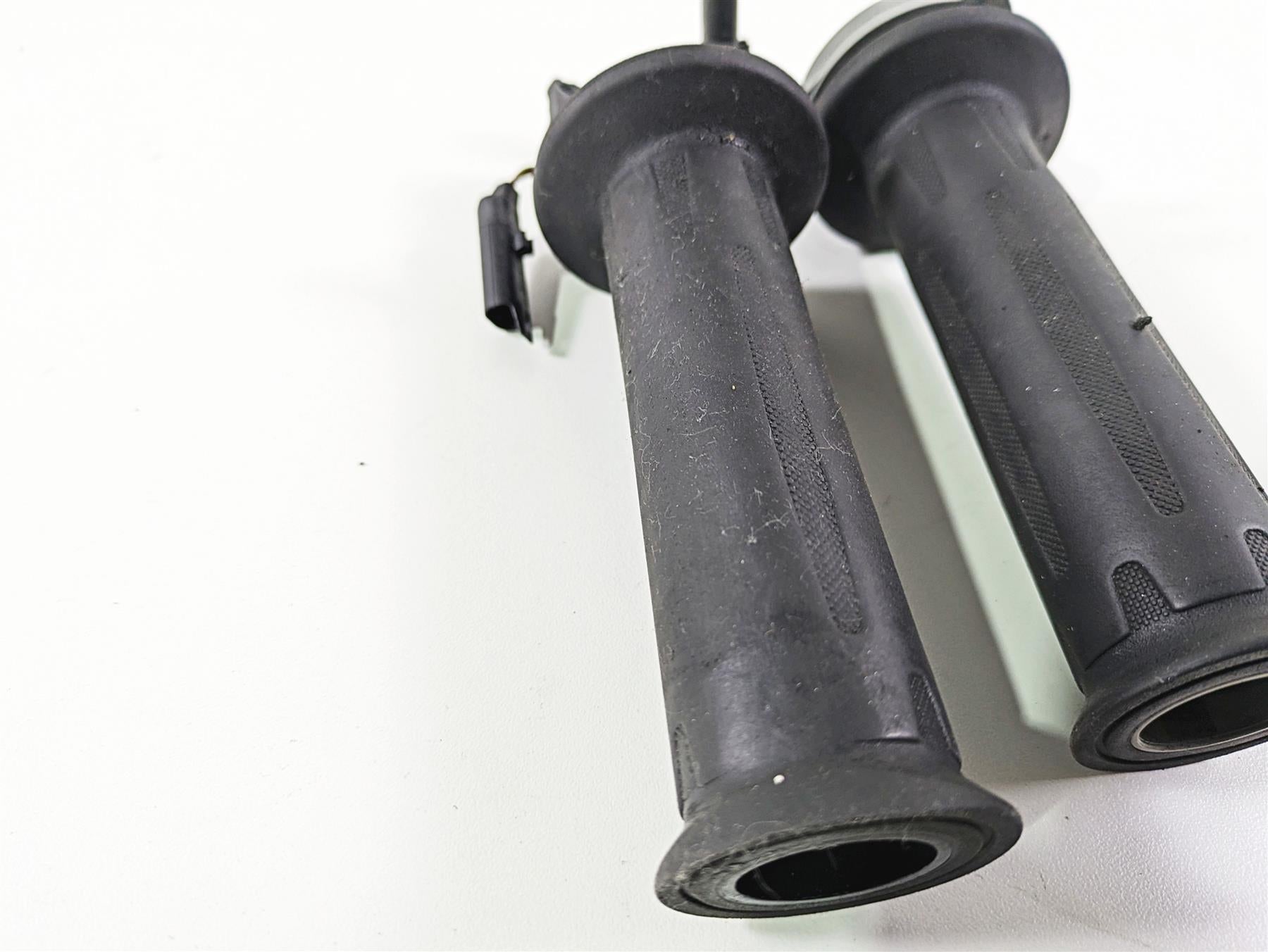 2006 BMW R1200GS K255 Adv Heated Handlebar Grips Set 61317727067 61317695470 {{ shop.shopifyCountryName }} - Mototech271