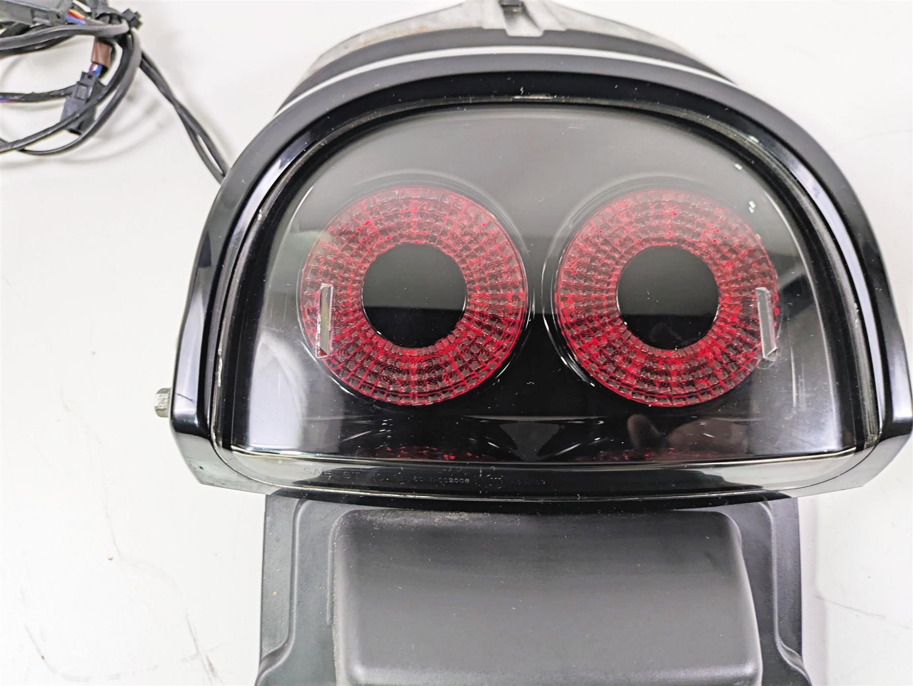 2015 Harley FXDF Dyna Fat Bob Taillight Tail Light & Wiring & Mount 67800240 {{ shop.shopifyCountryName }} - Mototech271