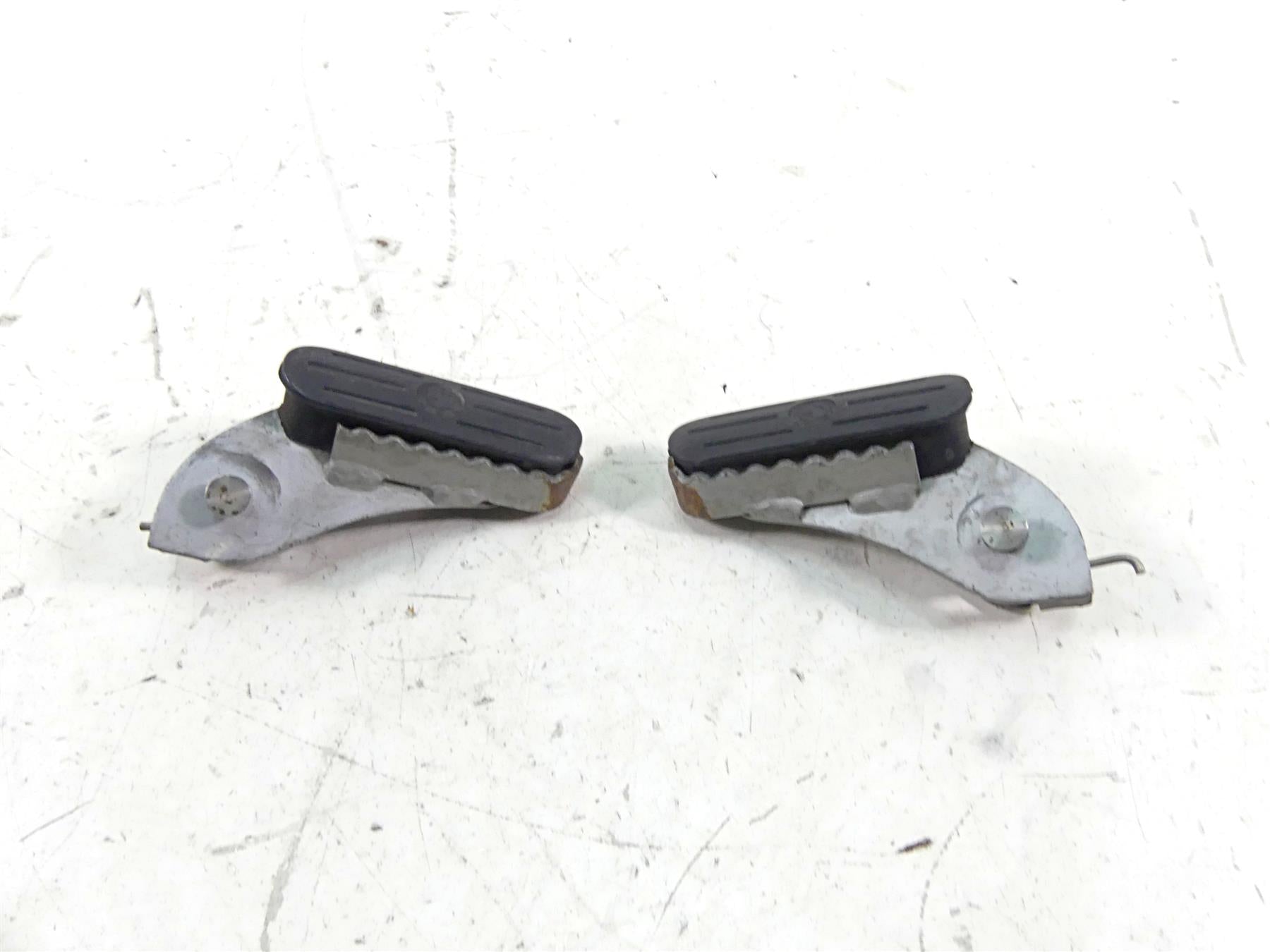 2009 BMW R1200 GS K25 Front Footpeg Foot Peg Rest Set 46717729281 46717729281