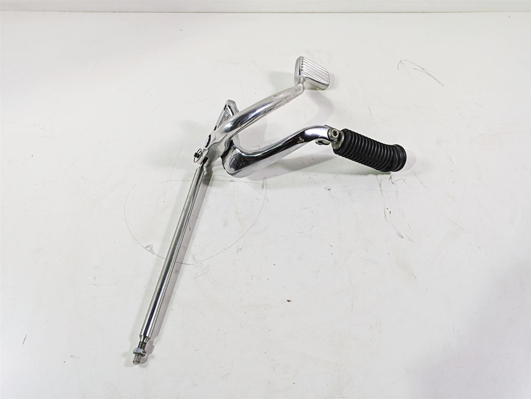 2016 Harley FXDL Dyna Low Rider Right Rider Footpeg & Brake Pedal 50666-07 {{ shop.shopifyCountryName }} - Mototech271