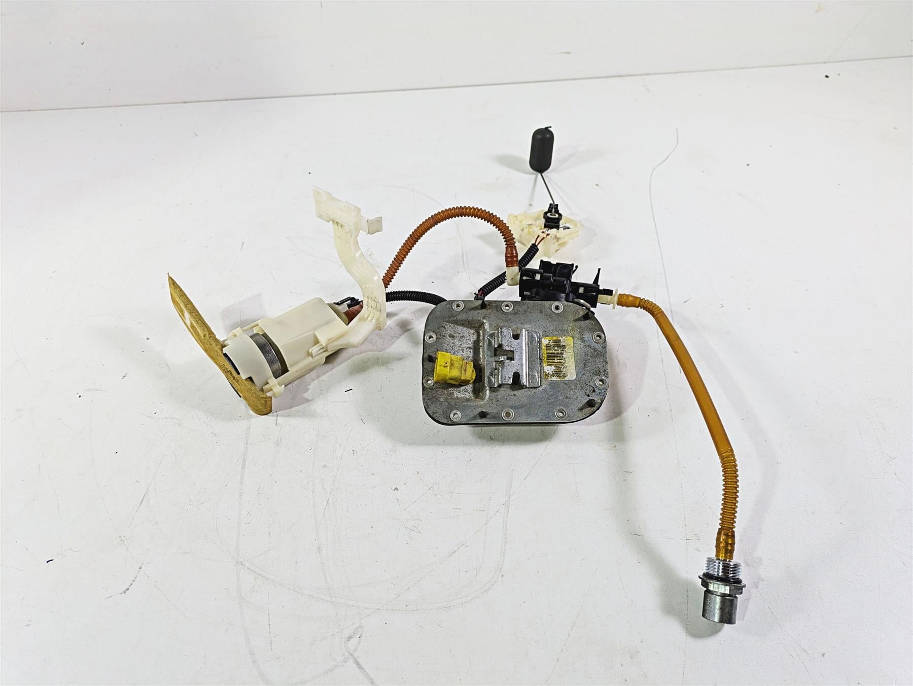 2008 Harley FLSTSB Cross Bones Fuel Gas Petrol Pump - Tested 75252-08 75284-08A {{ shop.shopifyCountryName }} - Mototech271