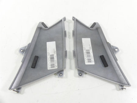 2009 BMW R1200GS K25 Left Right Between Leg Side Cover Fairing Set 46637693433 {{ shop.shopifyCountryName }} - Mototech271