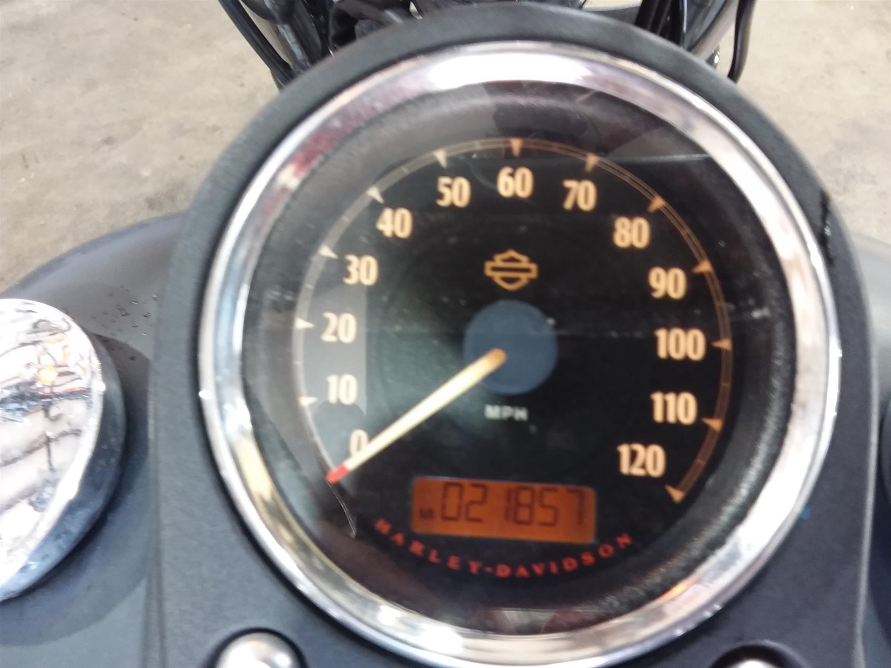 2017 Harley Dyna FXDB Street Bob Speedometer Gauge Instrument 21K 67478-12 {{ shop.shopifyCountryName }} - Mototech271