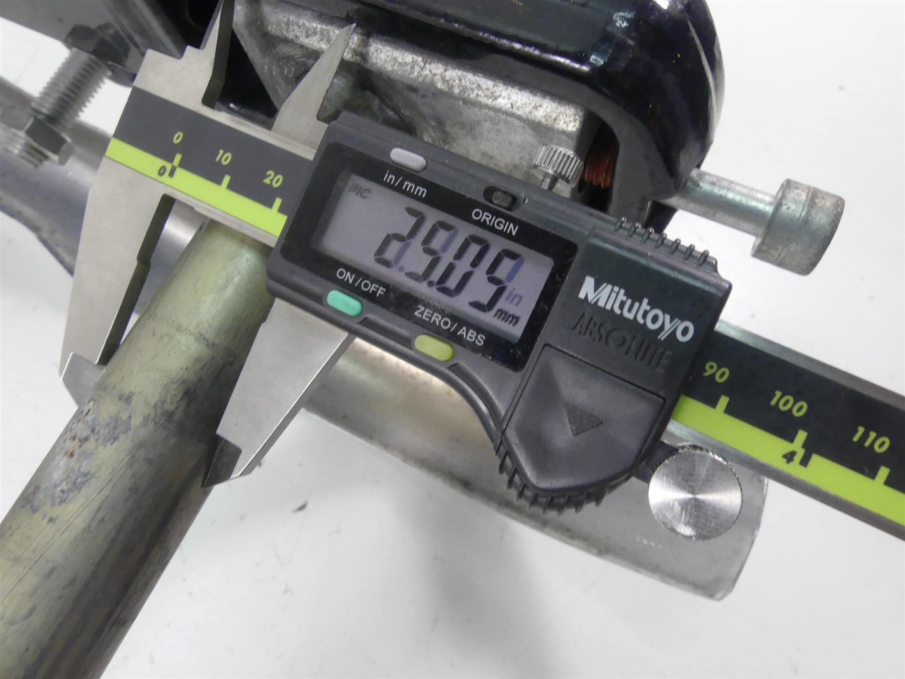 2015 Harley FXDF Dyna Fat Bob Rear Swingarm Swing Arm + Guards & Axle 47820-10 {{ shop.shopifyCountryName }} - Mototech271