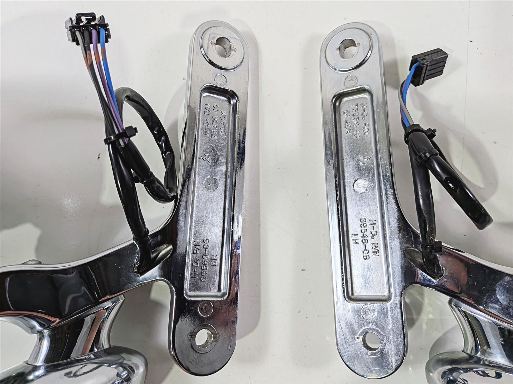 2011 Harley Touring FLHTCU CVO Electra Glide Turn Signal Passing Lights 69548-06-Mototech271