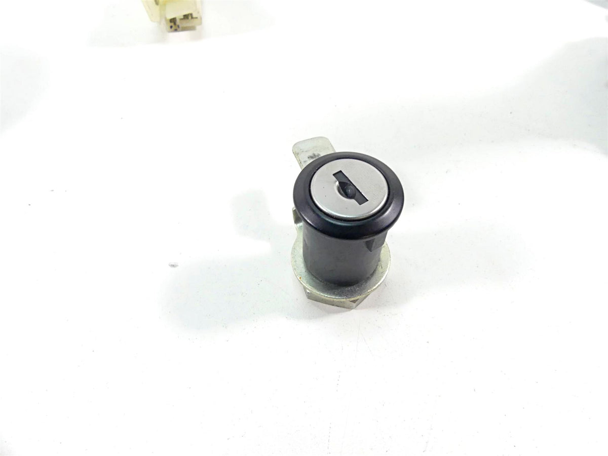 2012 Yamaha VMX17 VMAX 1700 Ignition Switch Key Lock Set 2S3-82501-00-00 {{ shop.shopifyCountryName }} - Mototech271