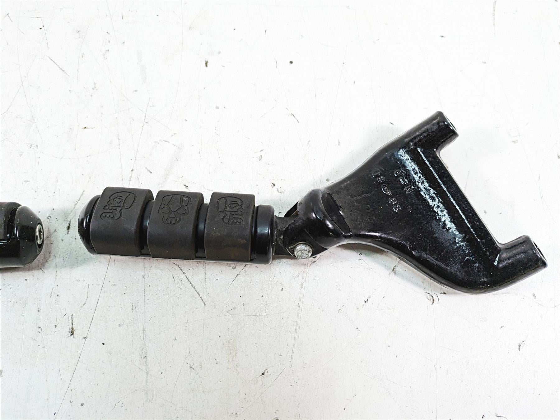 2017 Harley XL883 N Sportster Iron Rear Passenger Footpeg Rest Set 49315-04 {{ shop.shopifyCountryName }} - Mototech271