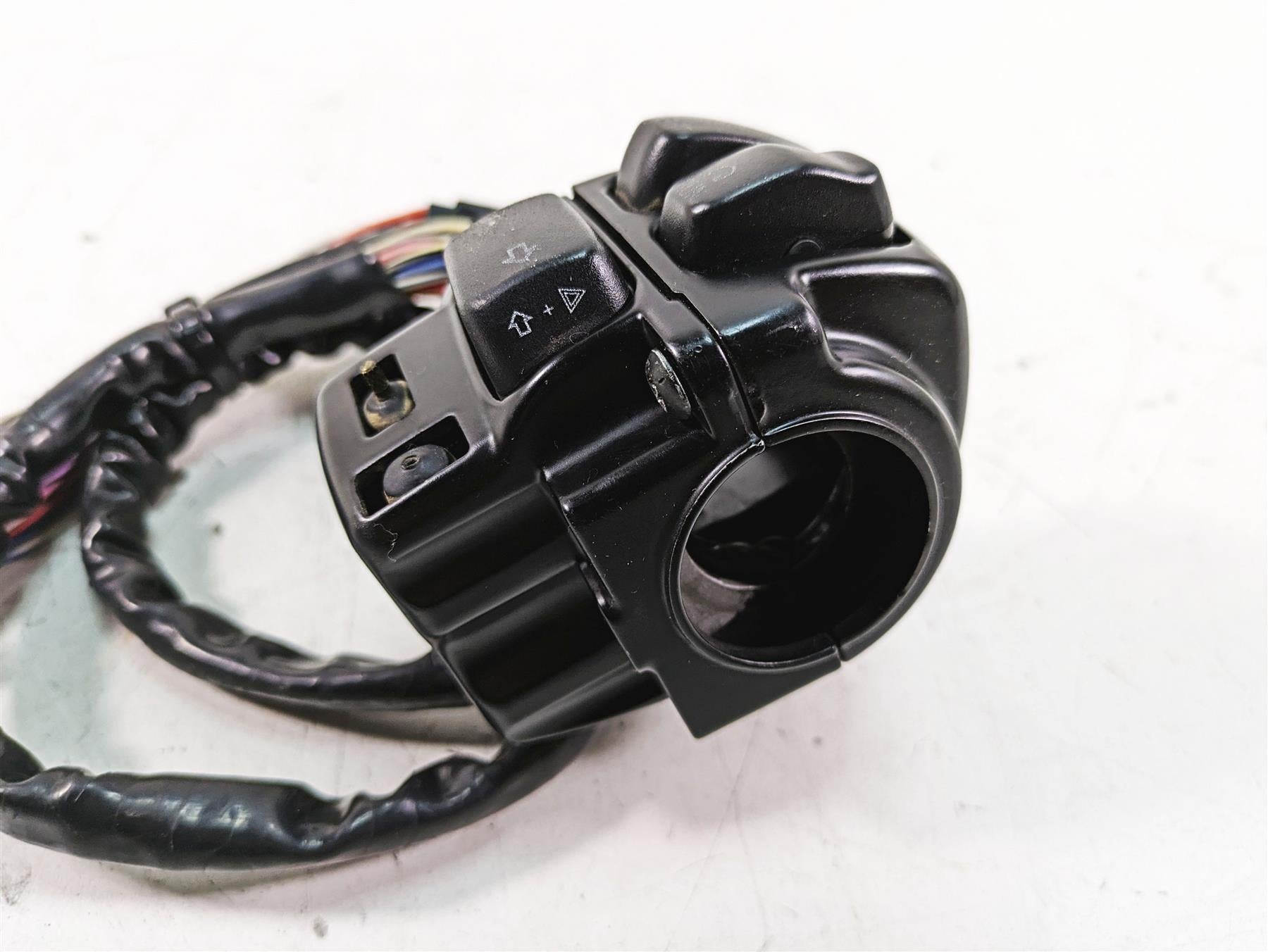 2013 Harley Touring FLHX Street Glide Right Hand Control Switch - Read 71684-06A {{ shop.shopifyCountryName }} - Mototech271