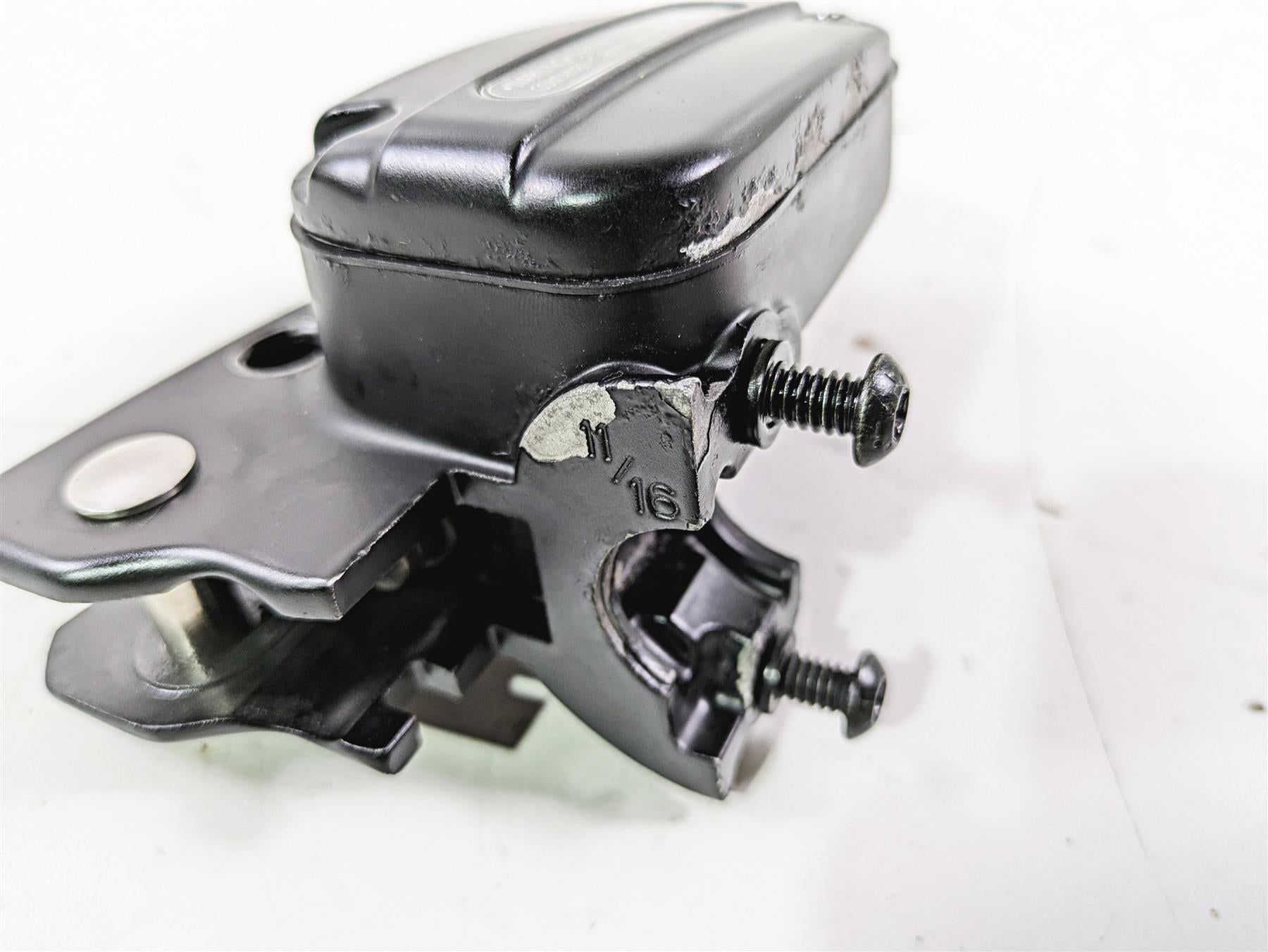 2016 Harley Touring FLTRX Road Glide Clutch Master Cylinder 11/16 36700056C {{ shop.shopifyCountryName }} - Mototech271