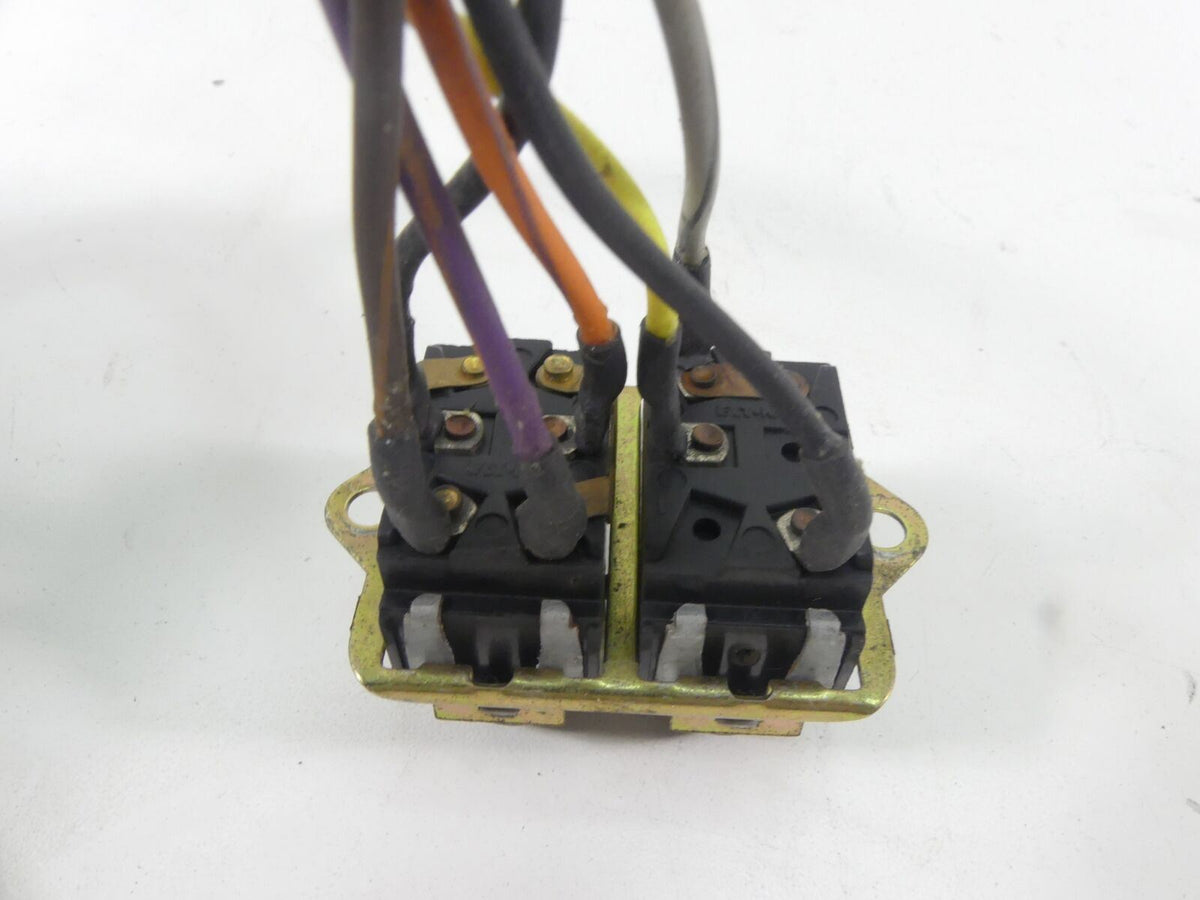 2006 Harley Touring FLHCU SE CVO Auxiliary Cruise Spot Speaker Switches 70271-9 {{ shop.shopifyCountryName }} - Mototech271