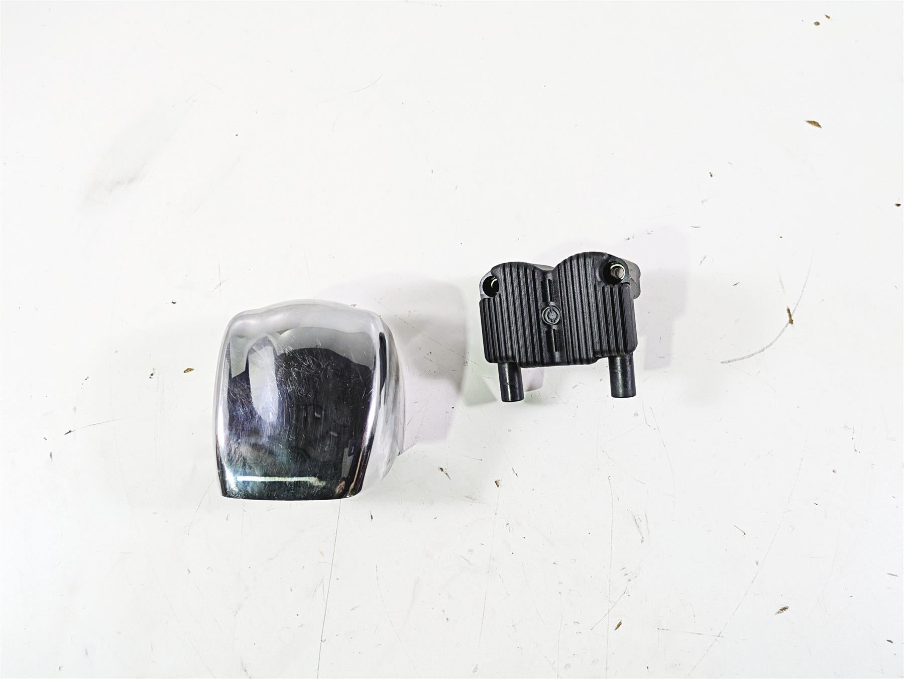 2003 Harley Softail FXSTDI Deuce 100th Ignition Coil & Chrome Cover 31743-01 {{ shop.shopifyCountryName }} - Mototech271