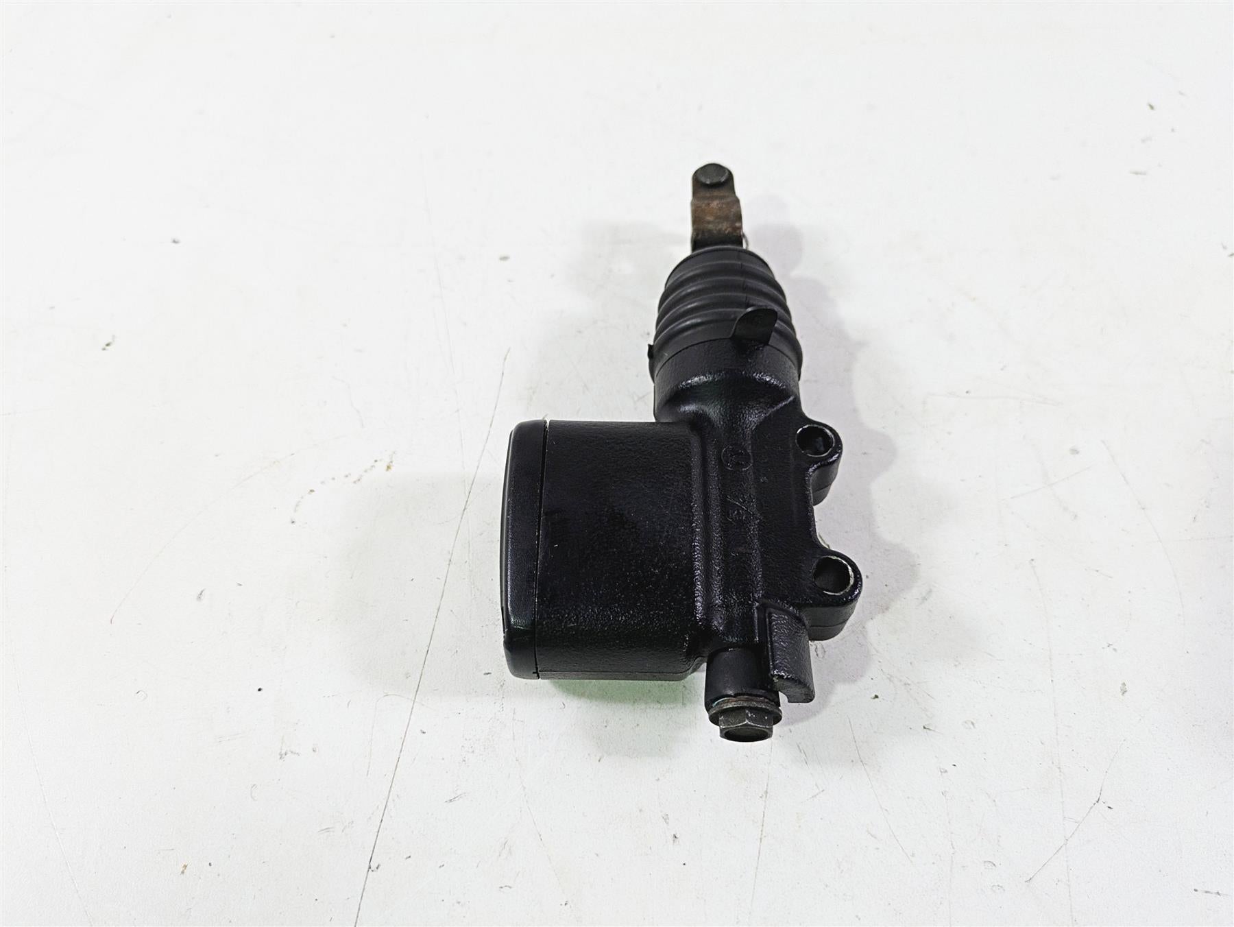 2018 Harley Softail FXFBS Fat Bob Rear Brake Master Cylinder 5/8" 41700460 {{ shop.shopifyCountryName }} - Mototech271