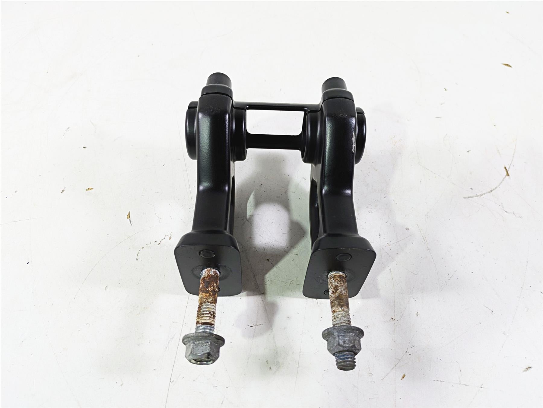 2018 Harley Softail FXFBS Fat Bob Handlebar Riser Holder Set 55900112 {{ shop.shopifyCountryName }} - Mototech271