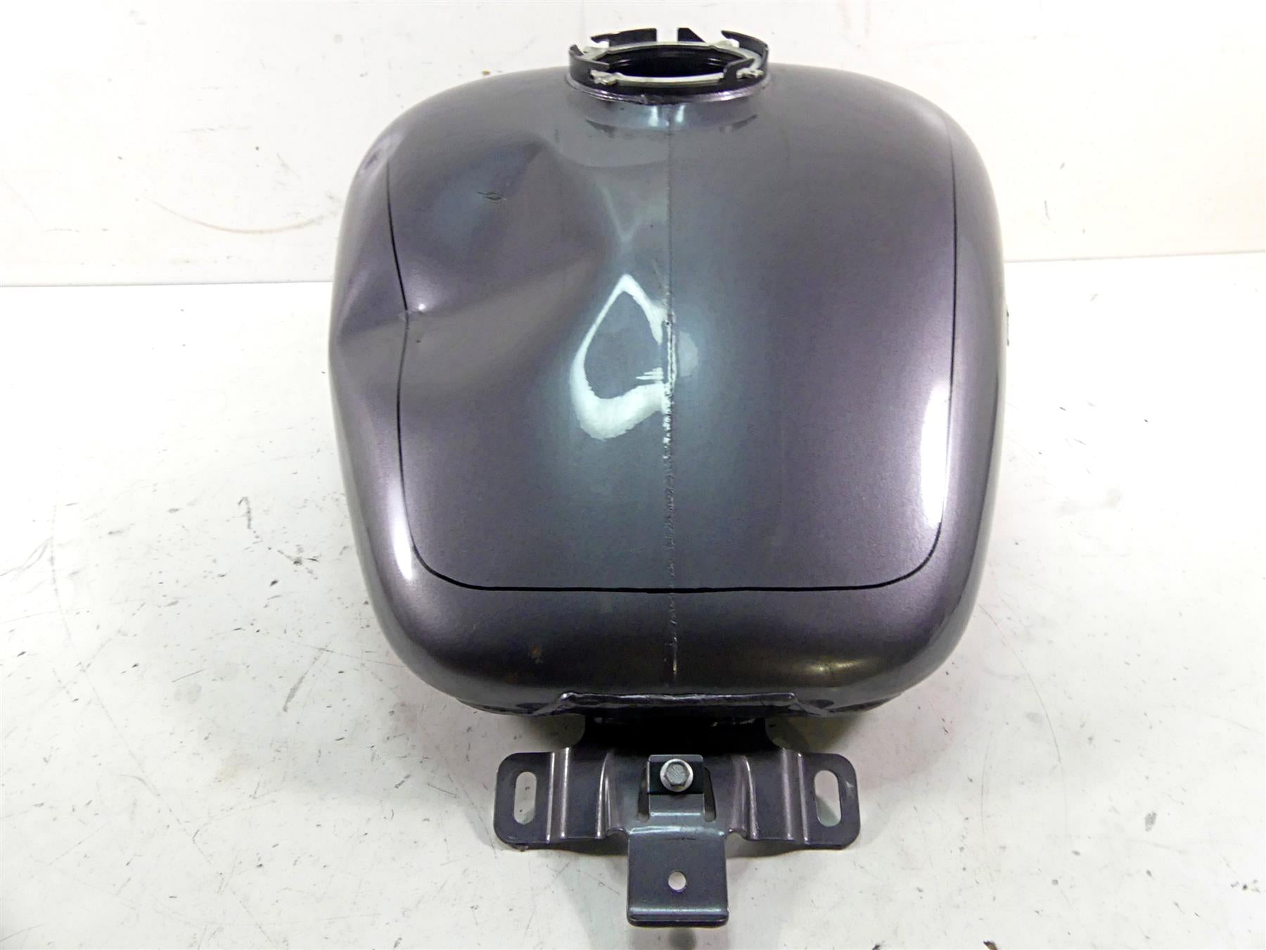 2015 Harley Touring FLHXS Street Glide Fuel Gas Petrol Tank -Dent 61356-08 {{ shop.shopifyCountryName }} - Mototech271