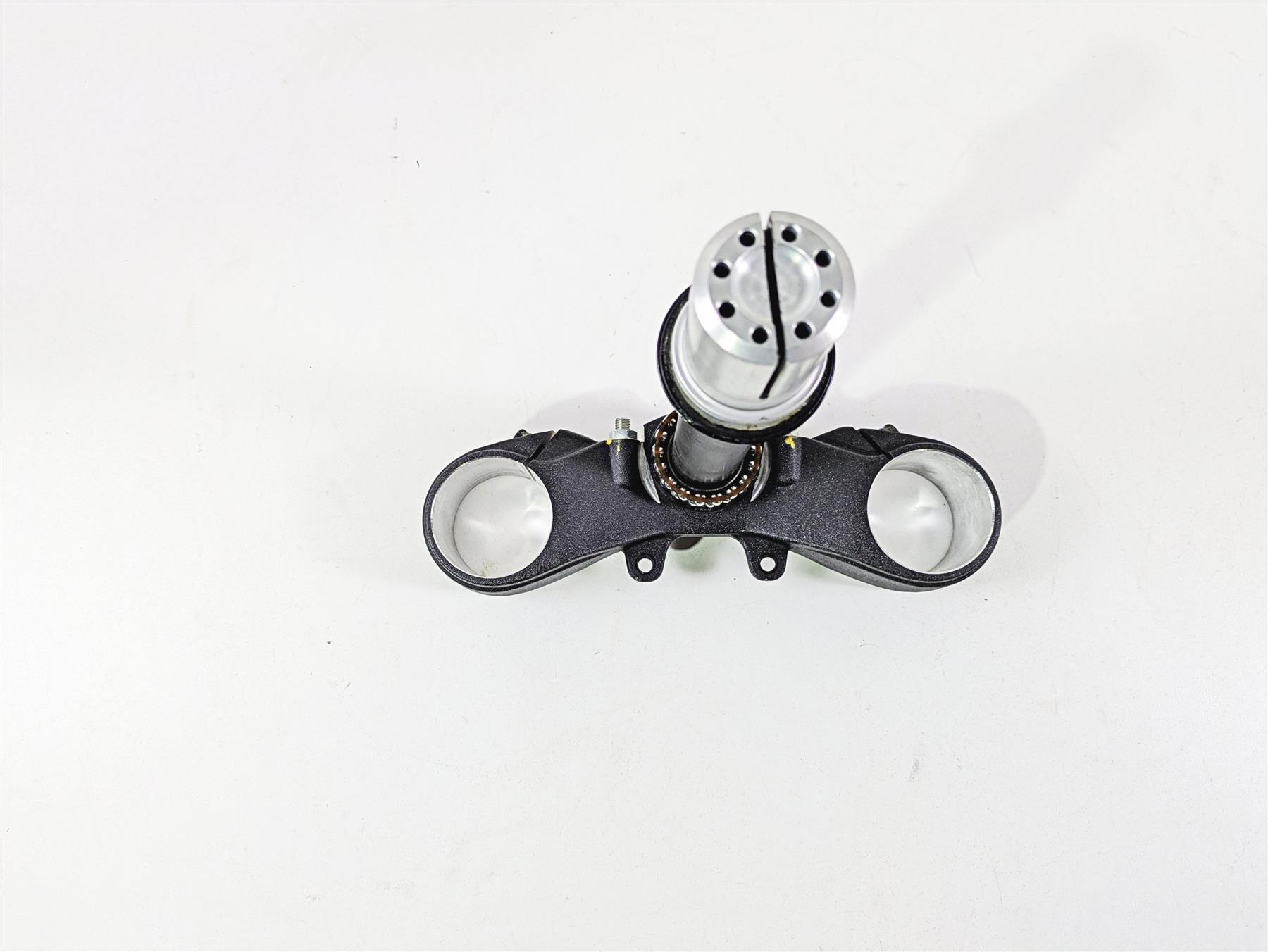 2022 Ducati Hypermotard 950 Lower Triple Tree Steering Clamp 342P1022AA {{ shop.shopifyCountryName }} - Mototech271