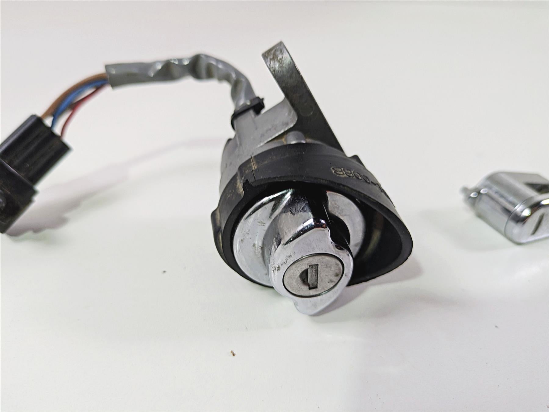2008 Kawasaki VN1600 Vulcan Nomad Ignition Switch Key Lock Set 27045-5285 {{ shop.shopifyCountryName }} - Mototech271