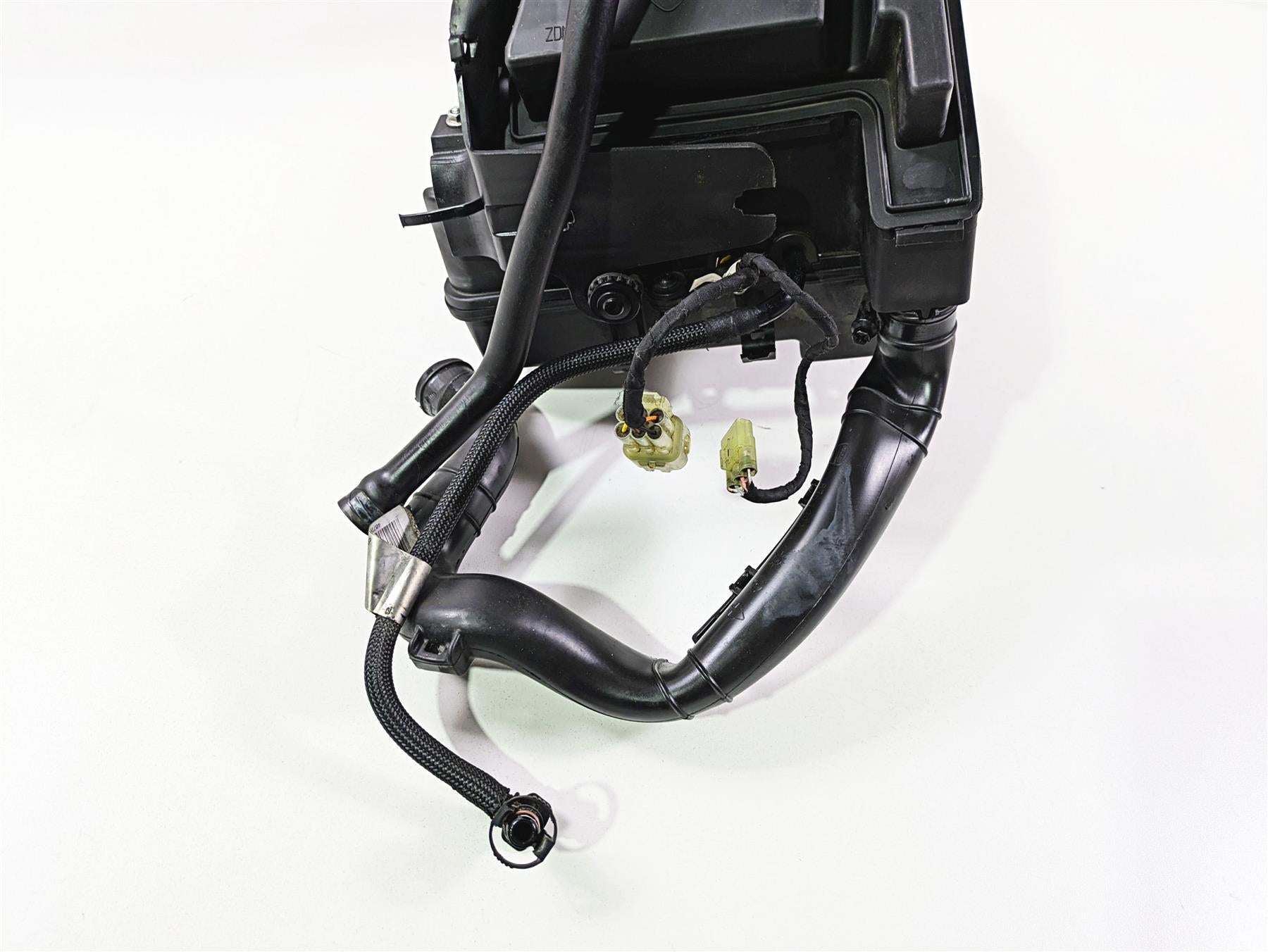2019 Ducati Supersport 939 S Throttle Body & Airbox Set 28240932A 44212781B {{ shop.shopifyCountryName }} - Mototech271