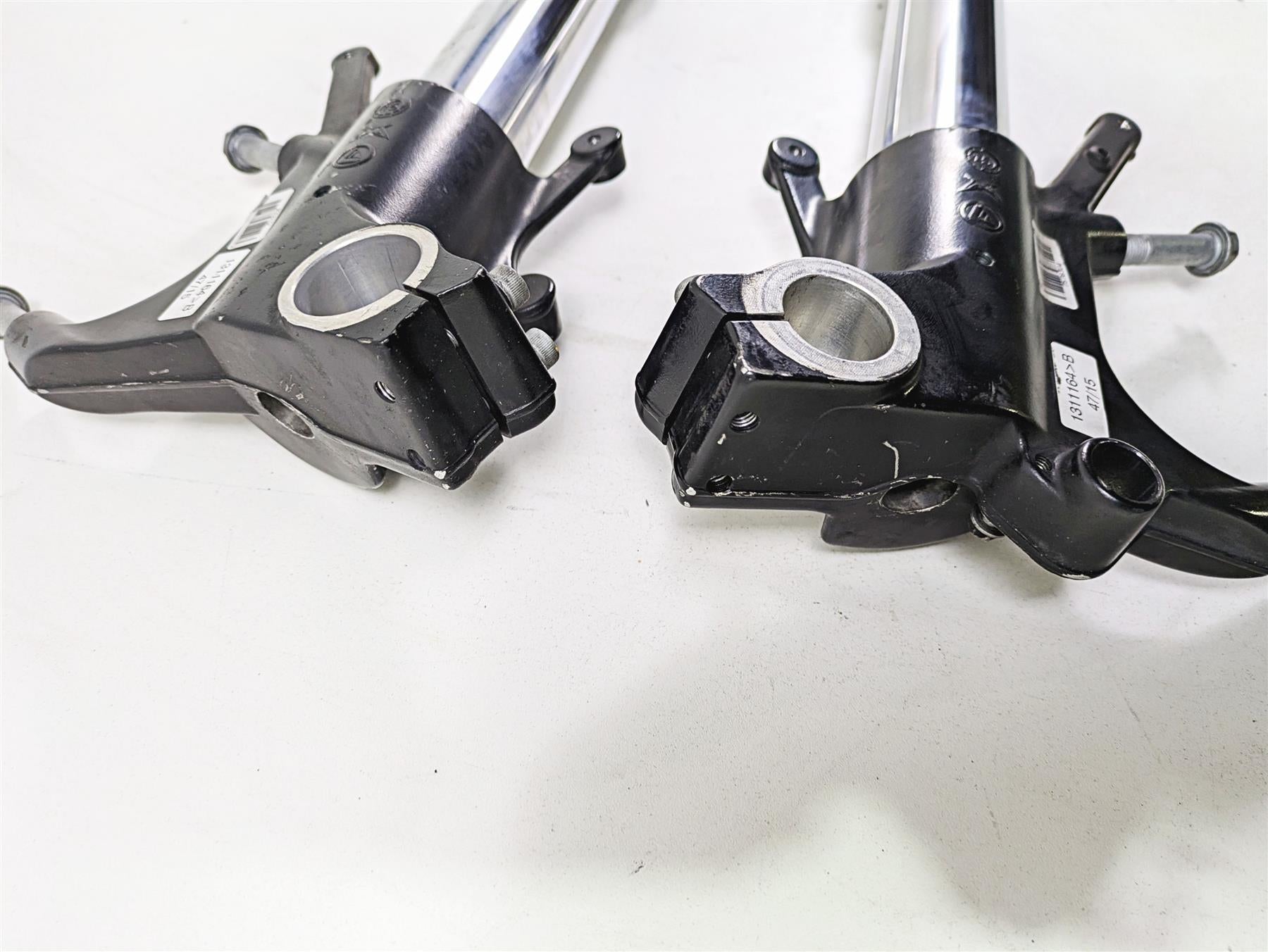 2016 Moto Guzzi Stelvio 1200 8V NTX Straight 2A Front Fork Leg Set - Read 887091 {{ shop.shopifyCountryName }} - Mototech271