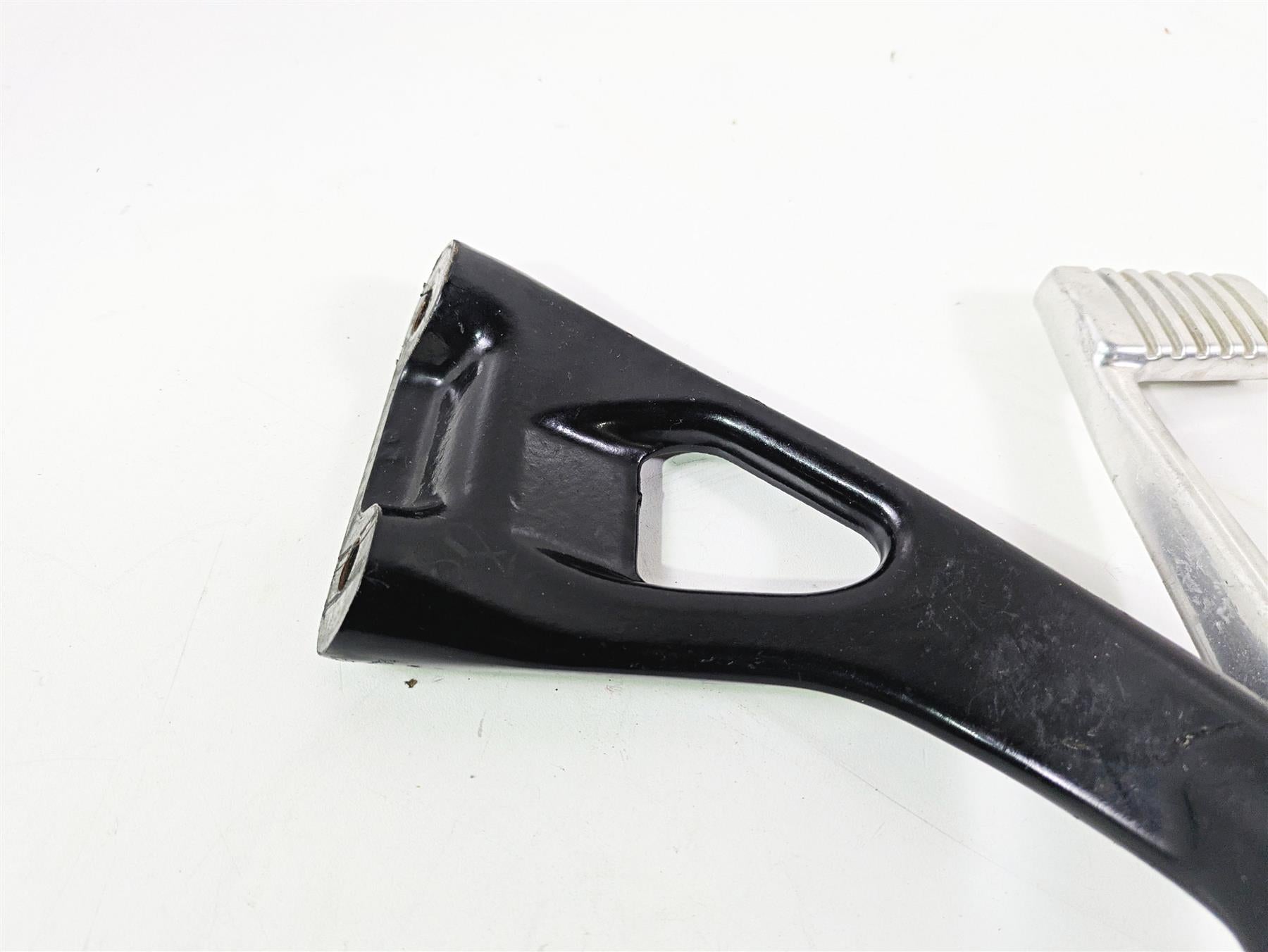 2020 Harley Softail FXST Standard Right Footpeg & Brake Pedal 50600288 50600310 {{ shop.shopifyCountryName }} - Mototech271
