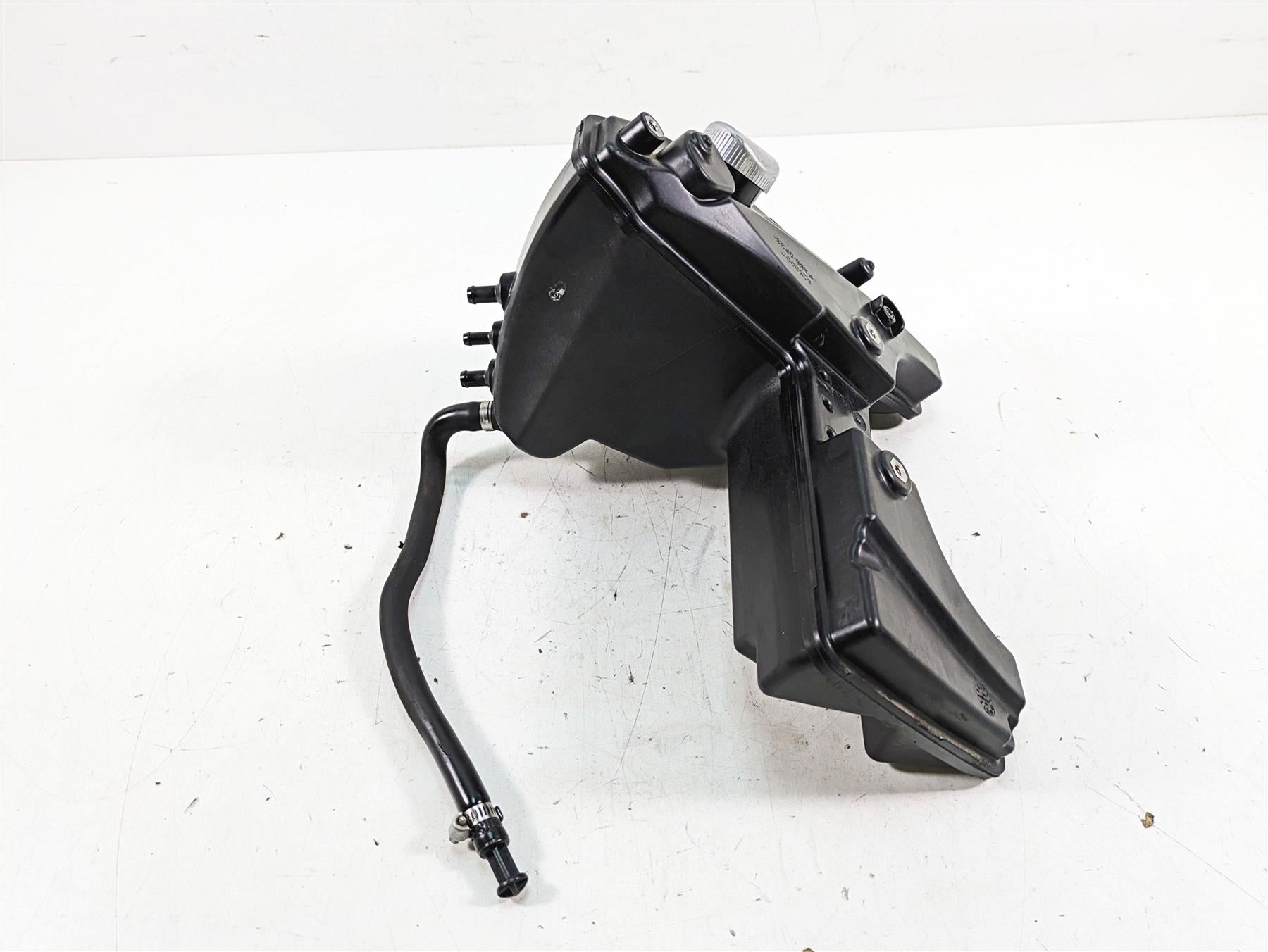 2017 Harley XL883 N Sportster Iron Oil Tank Reservoir & Dip Stick 62500017 {{ shop.shopifyCountryName }} - Mototech271