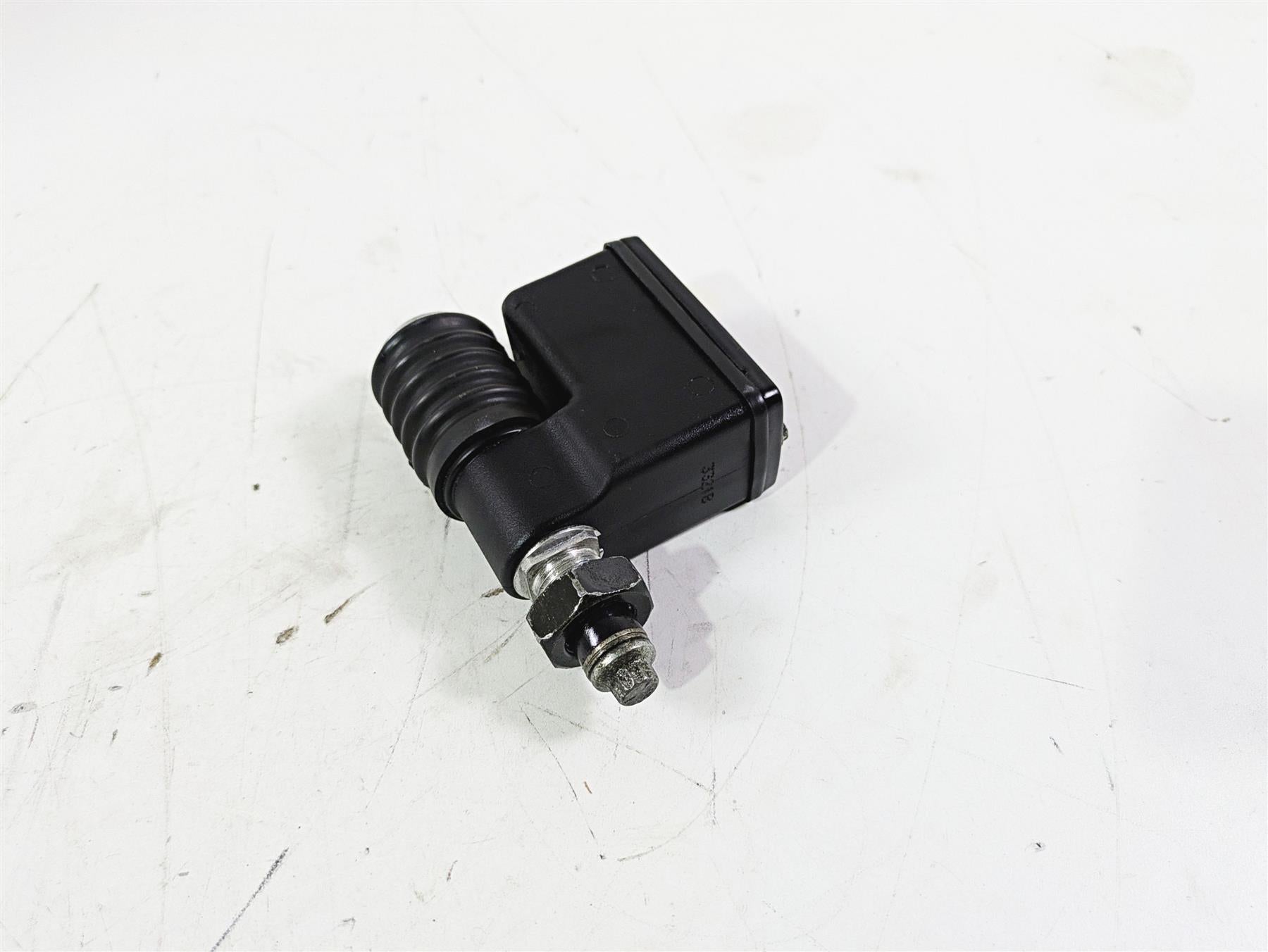 2002 Harley Dyna FXDL Low Rider Rear Brake Master Cylinder 42474-90C {{ shop.shopifyCountryName }} - Mototech271