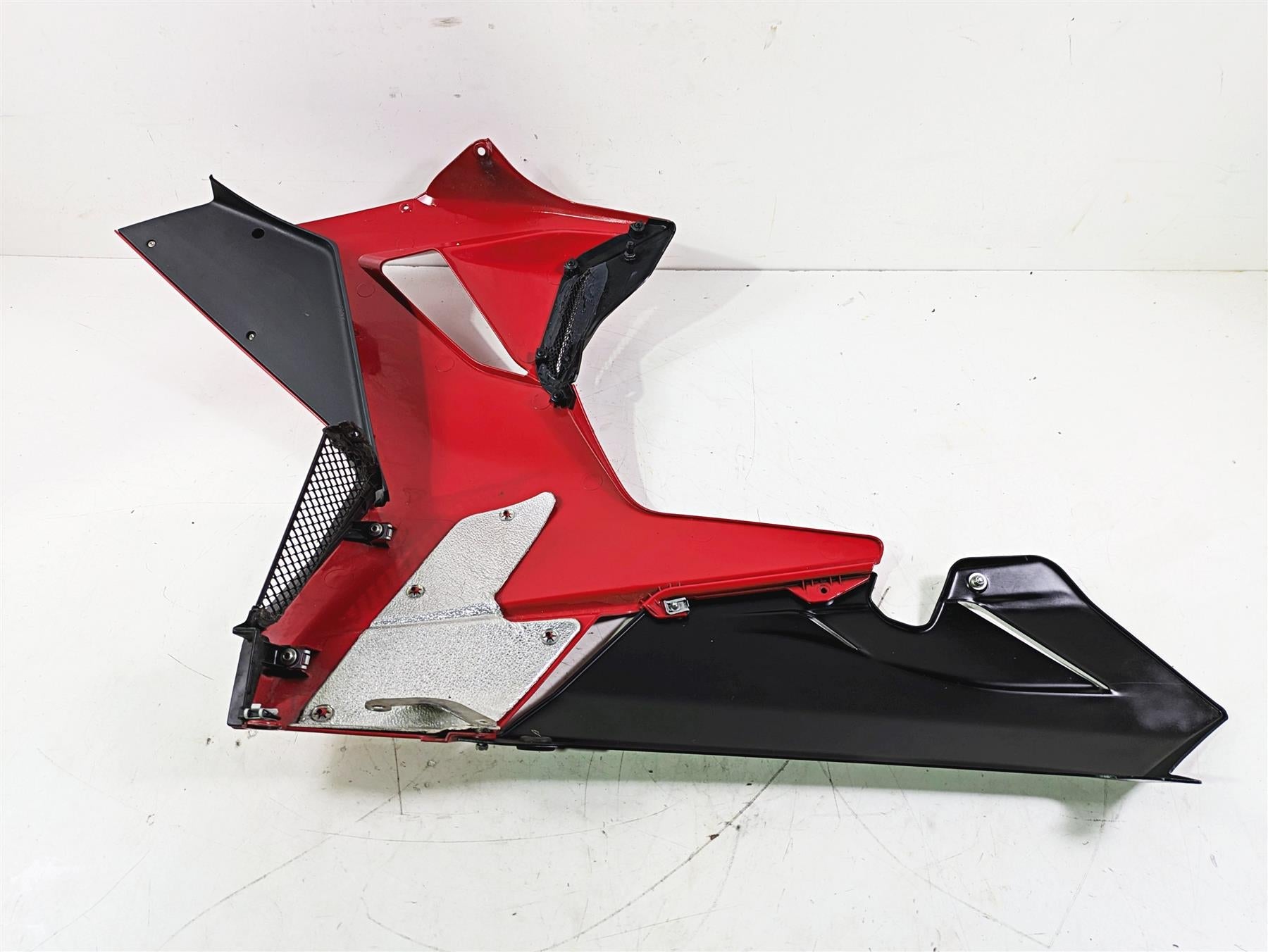 2022 MV Agusta F3 800 Rosso Right Side Main Fairing Cover 8000C9620 B5456 {{ shop.shopifyCountryName }} - Mototech271