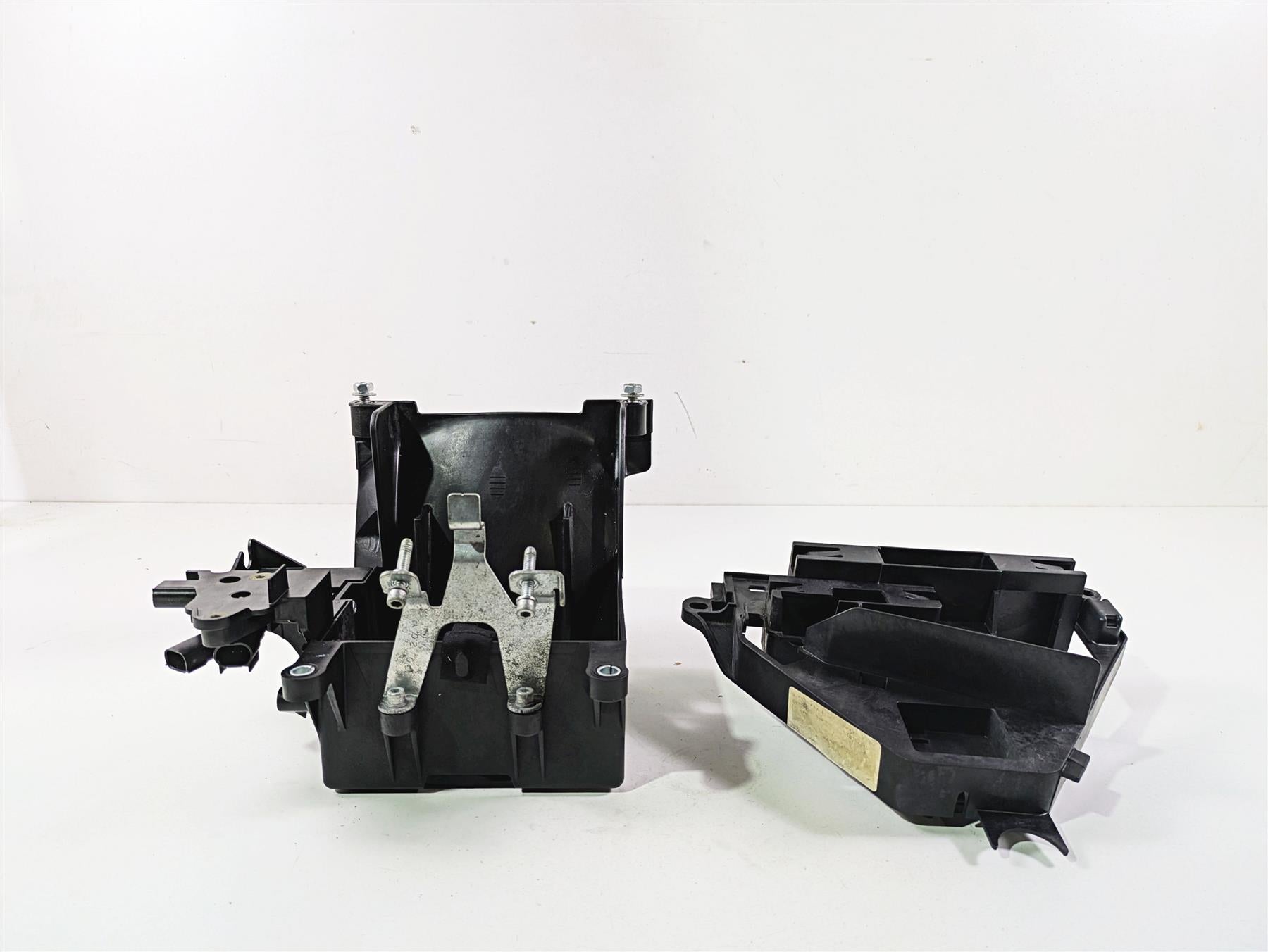 2021 Harley Touring FLTRX Road Glide Battery Tray Electrical Holder Set 66000010 {{ shop.shopifyCountryName }} - Mototech271