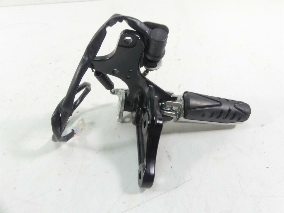 2020 Yamaha VMX17 1700 Right Front Driver Rider Footpeg Foot Peg 2S3-27443-10-00 {{ shop.shopifyCountryName }} - Mototech271