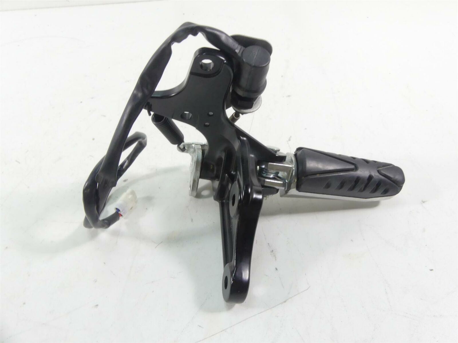 2020 Yamaha VMX17 1700 Right Front Driver Rider Footpeg Foot Peg 2S3-27443-10-00 {{ shop.shopifyCountryName }} - Mototech271