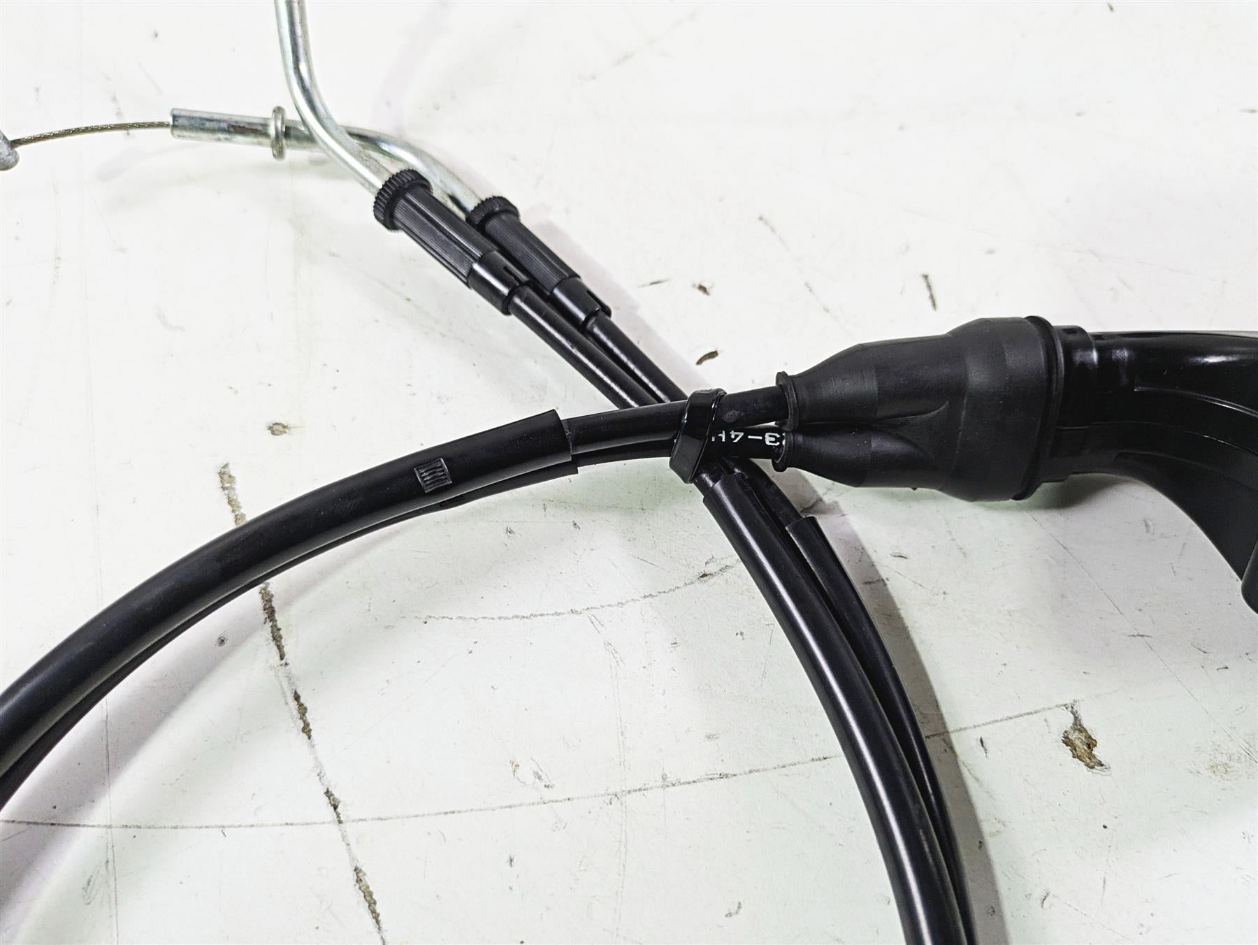 2005 Kawasaki ZX12R Ninja Throttle Grip & Cables Set 32099-1193 {{ shop.shopifyCountryName }} - Mototech271