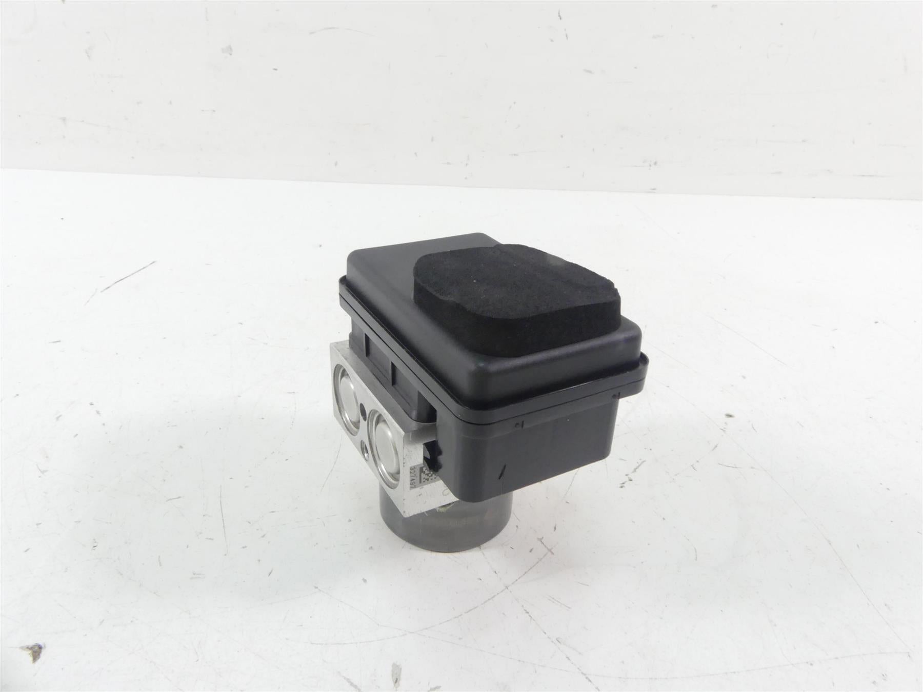 2017 Ducati Monster 1200 S Abs Brake Pump Pressure Module Unit 54240631B {{ shop.shopifyCountryName }} - Mototech271