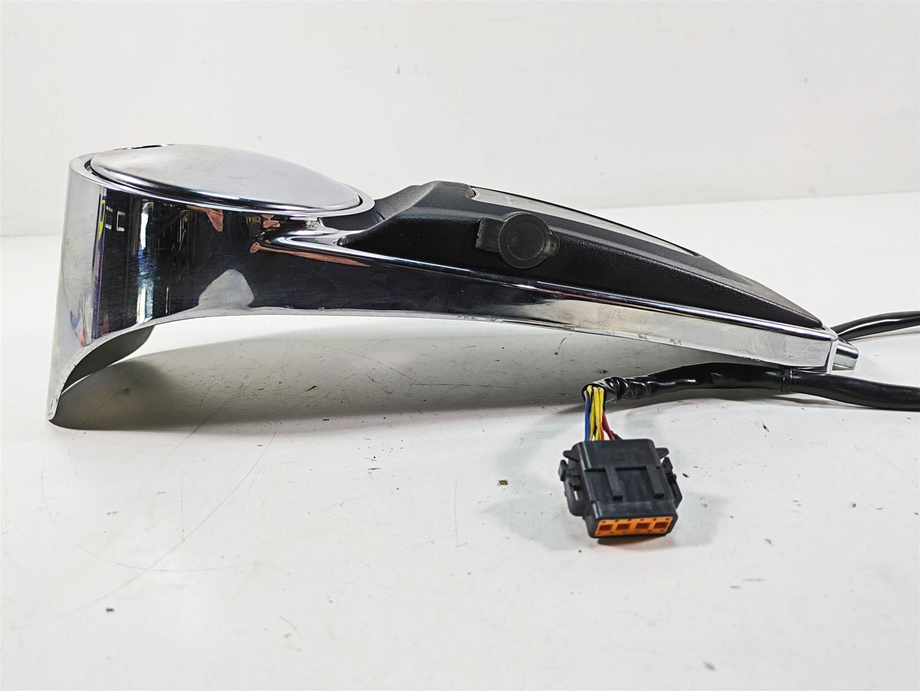 2005 Harley Touring FLHTCUI Electra Glide Fuel Tank Dash Cover Intercom 61270-98 {{ shop.shopifyCountryName }} - Mototech271