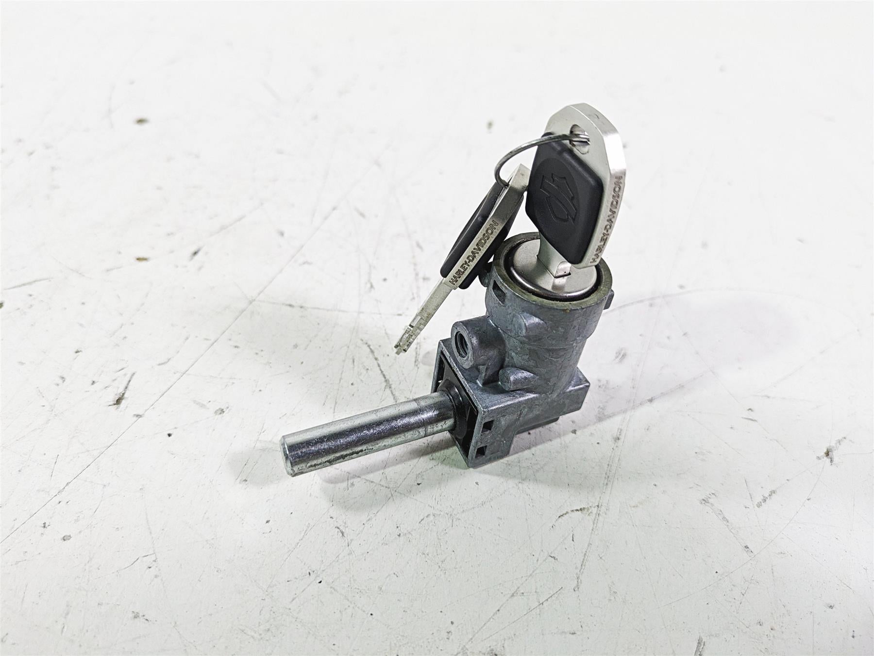 2021 Harley Softail FLSL Slim Steering Key Lock Set 45600049 {{ shop.shopifyCountryName }} - Mototech271