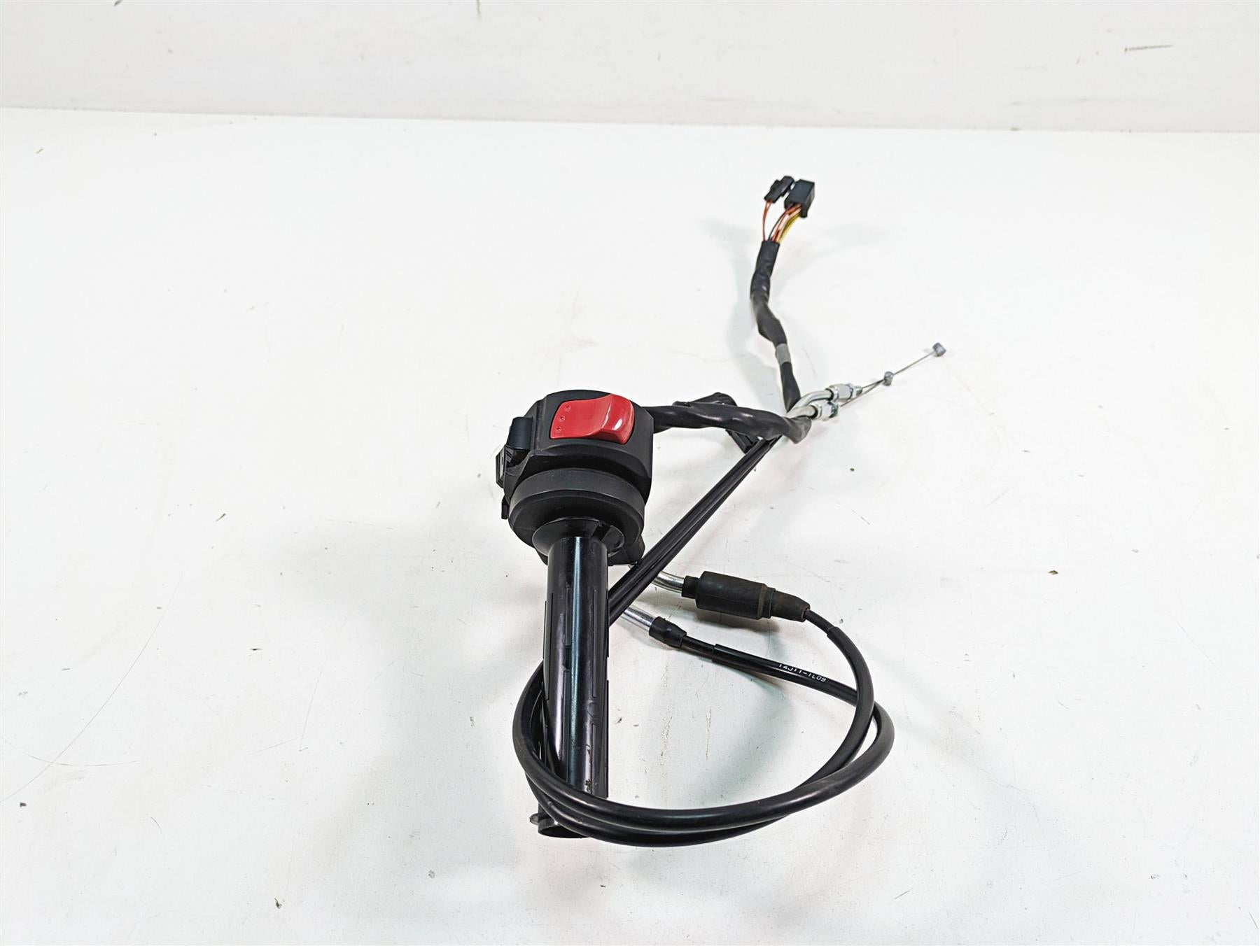 2022 Suzuki GSXR 750 Right Hand Start Kill Control Switch 37200-47H30 {{ shop.shopifyCountryName }} - Mototech271