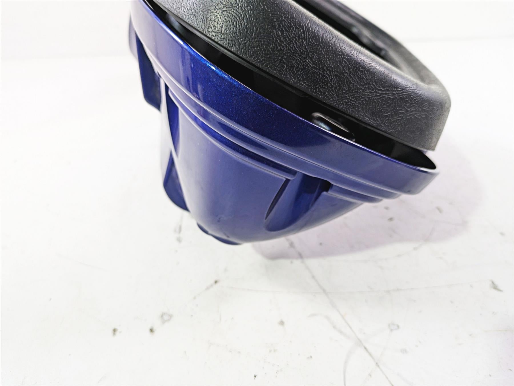 2015 Harley Touring FLHTKL E -Glide Low Right Lower Leg Fairing Cover 57100114 {{ shop.shopifyCountryName }} - Mototech271