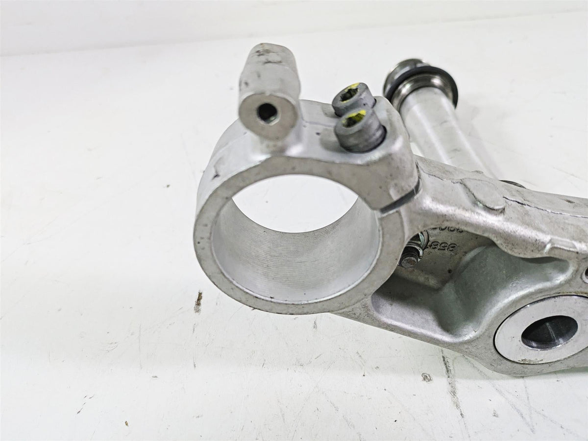 2021 Aprilia RS660 Lower Triple Tree Steering Clamp 2B005255 {{ shop.shopifyCountryName }} - Mototech271