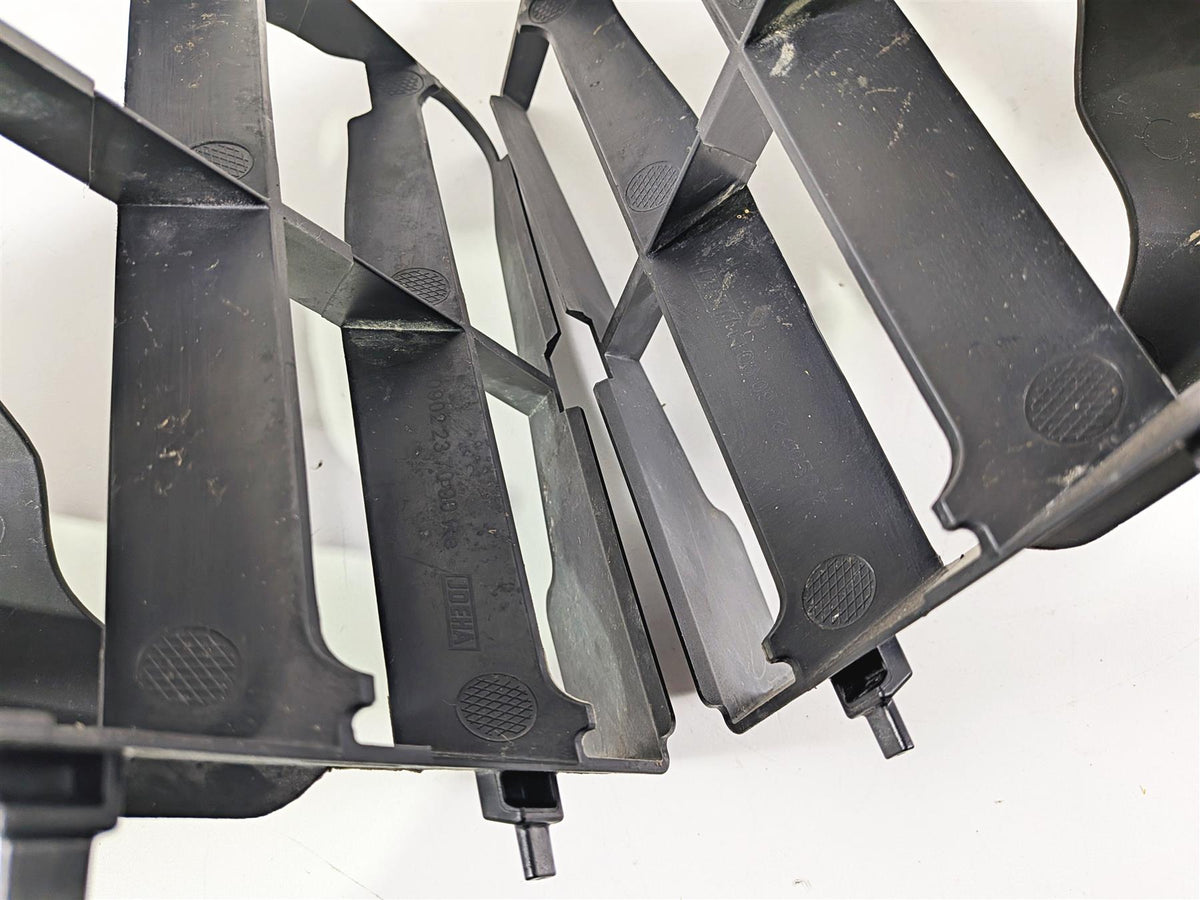 2016 BMW R1200RT RT RTW K52 Radiator Inlet Cover Fairing Shroud 46637728668 {{ shop.shopifyCountryName }} - Mototech271