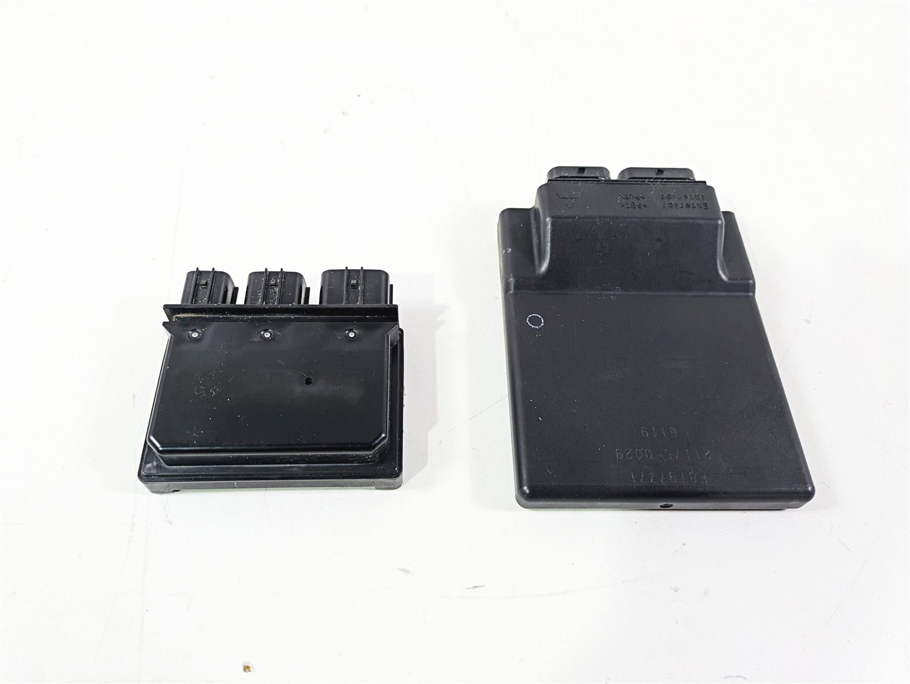 2005 Kawasaki ZX1000 ZX10R Ninja Cdi Ecu Ecm & Black Relay Box Set